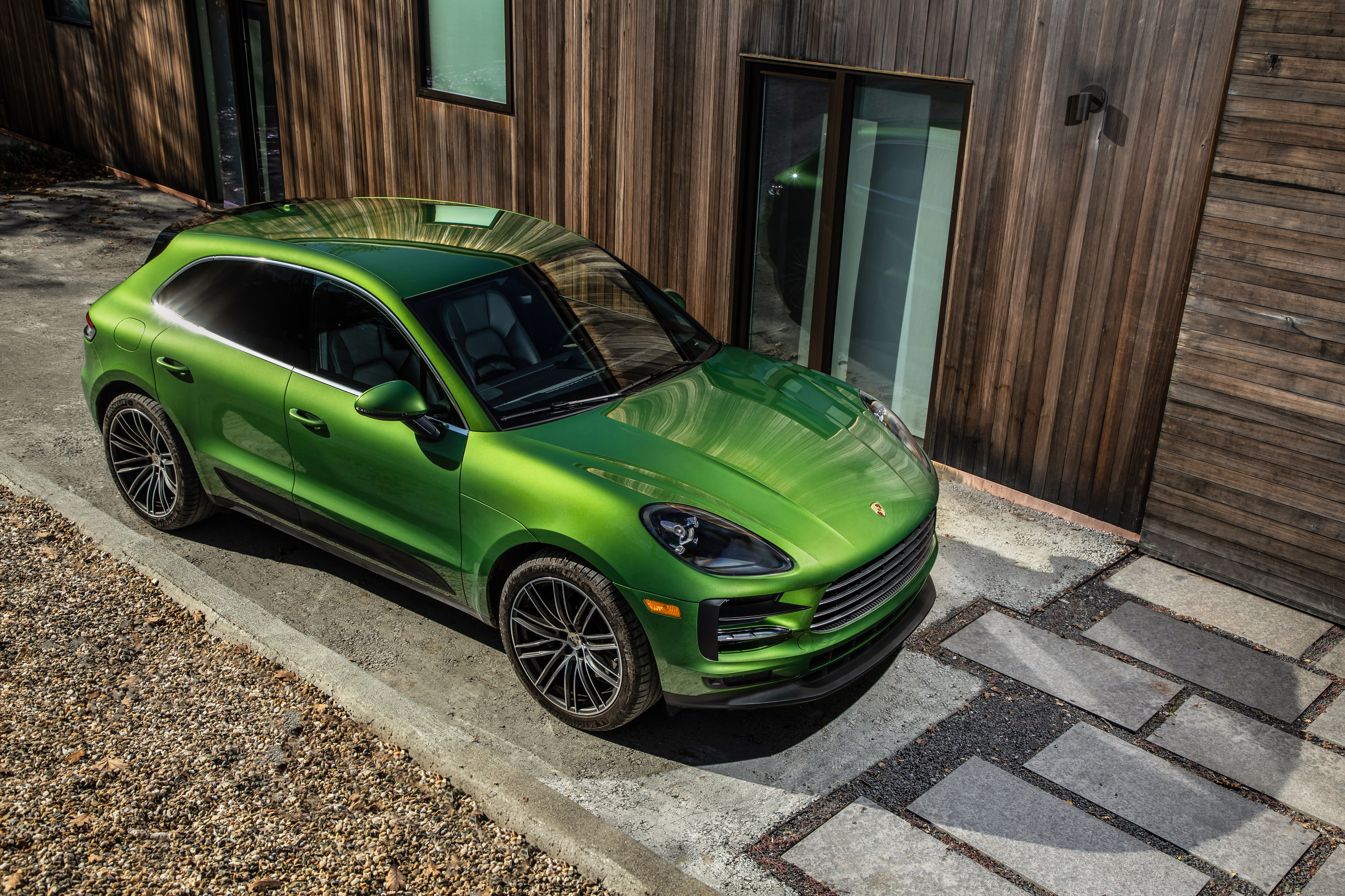 Porsche Macan Wallpapers