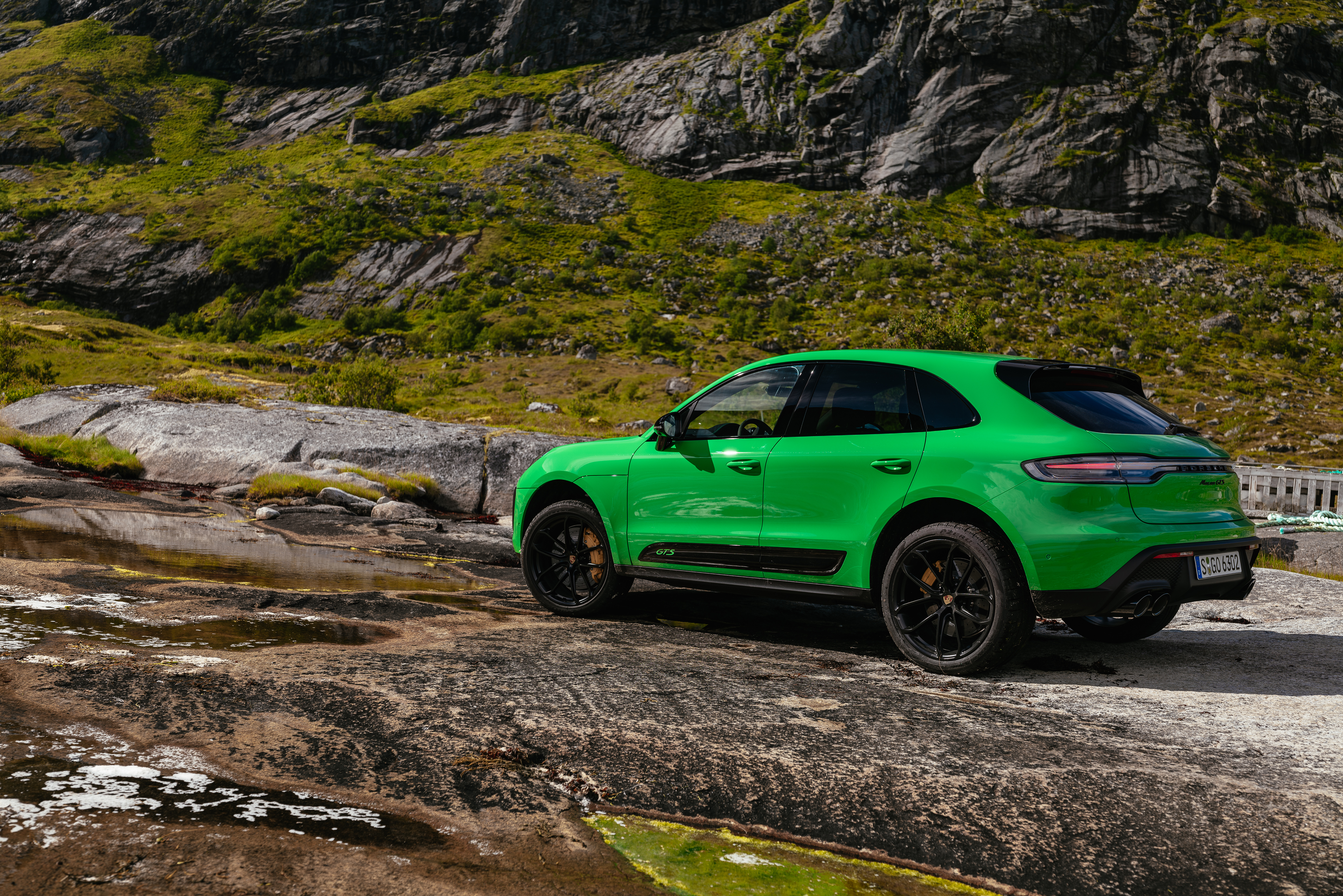 Porsche Macan Gts Wallpapers