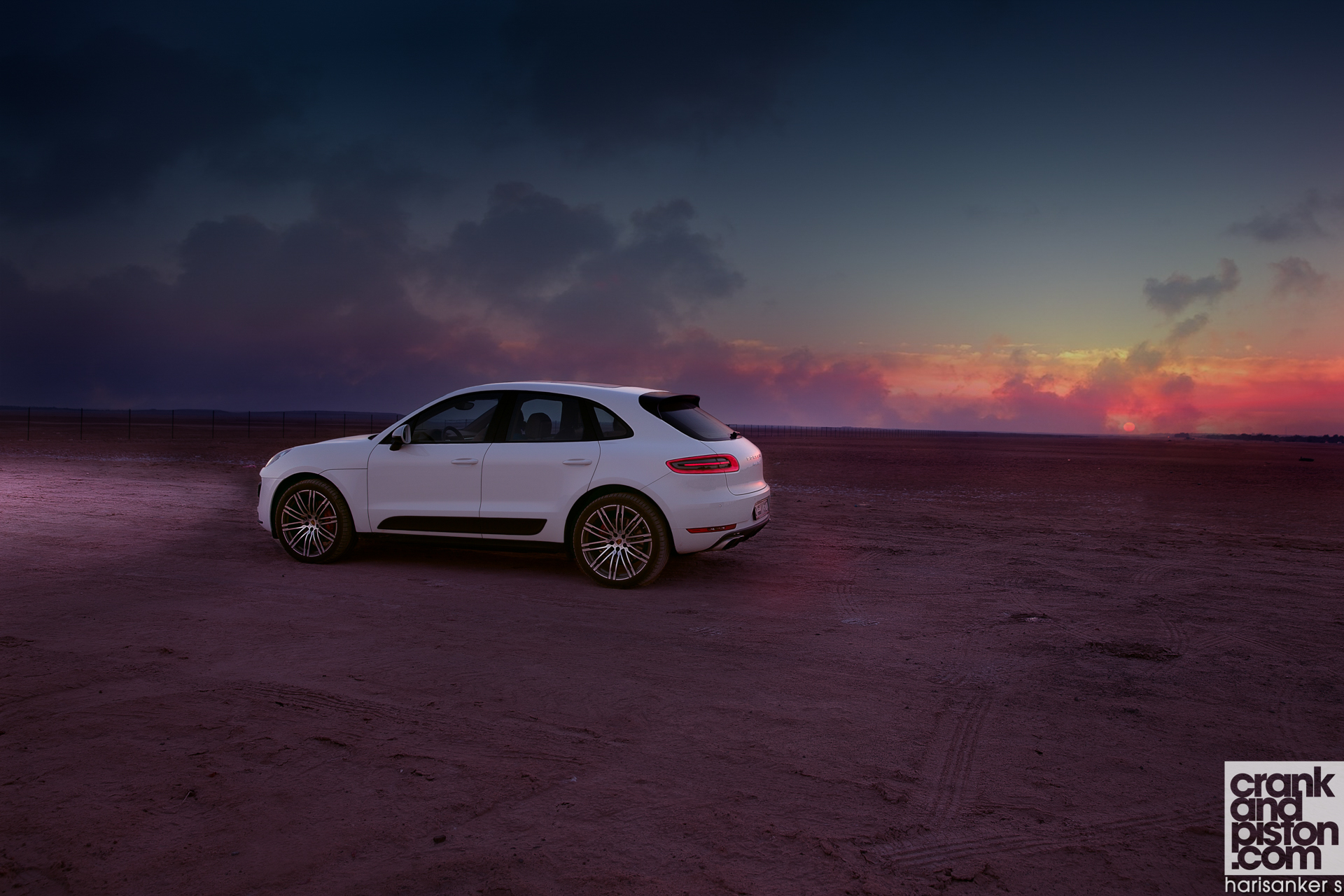 Porsche Macan Turbo Wallpapers