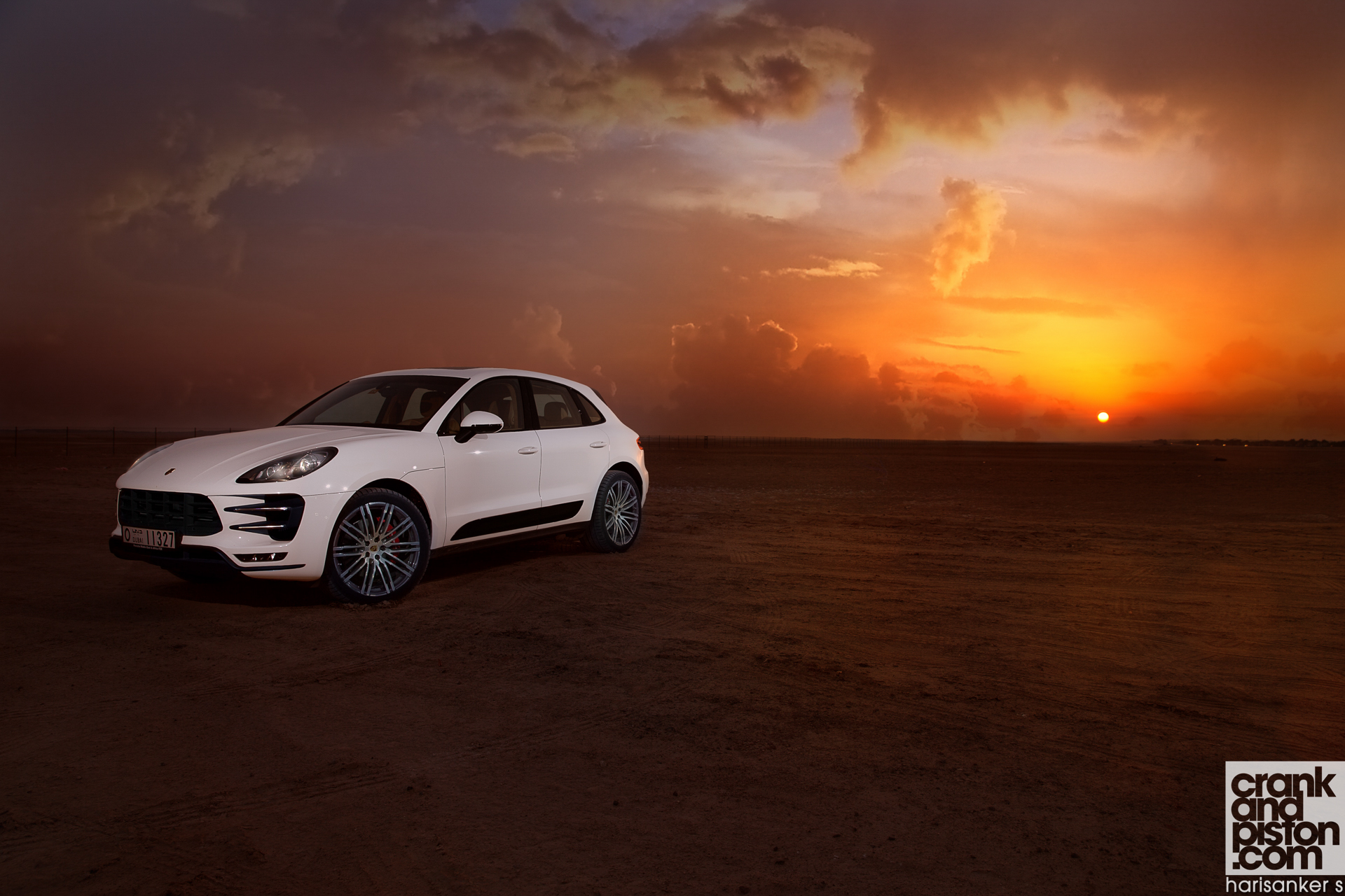 Porsche Macan Turbo Wallpapers