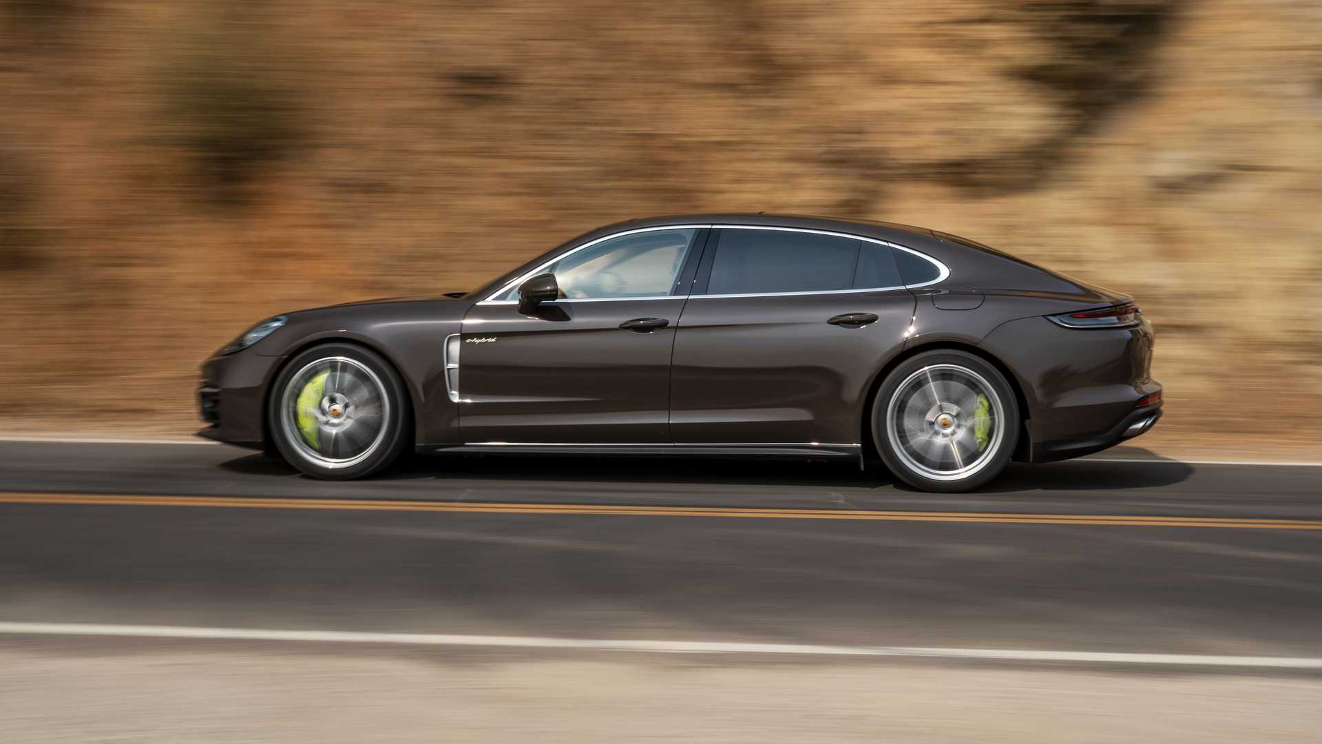 Porsche Panamera 4 E-Hybrid Executive Wallpapers