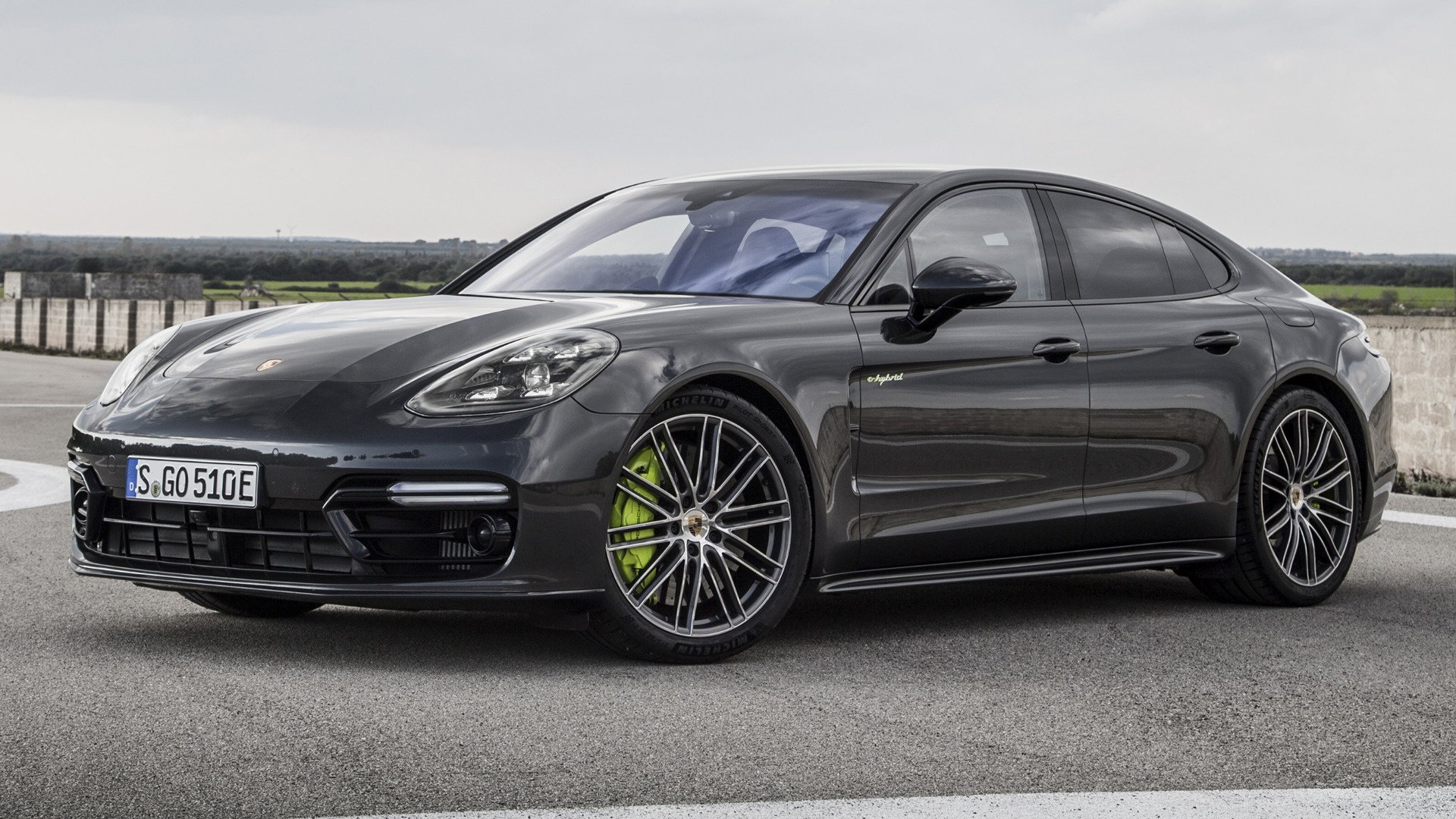 Porsche Panamera Turbo S Wallpapers