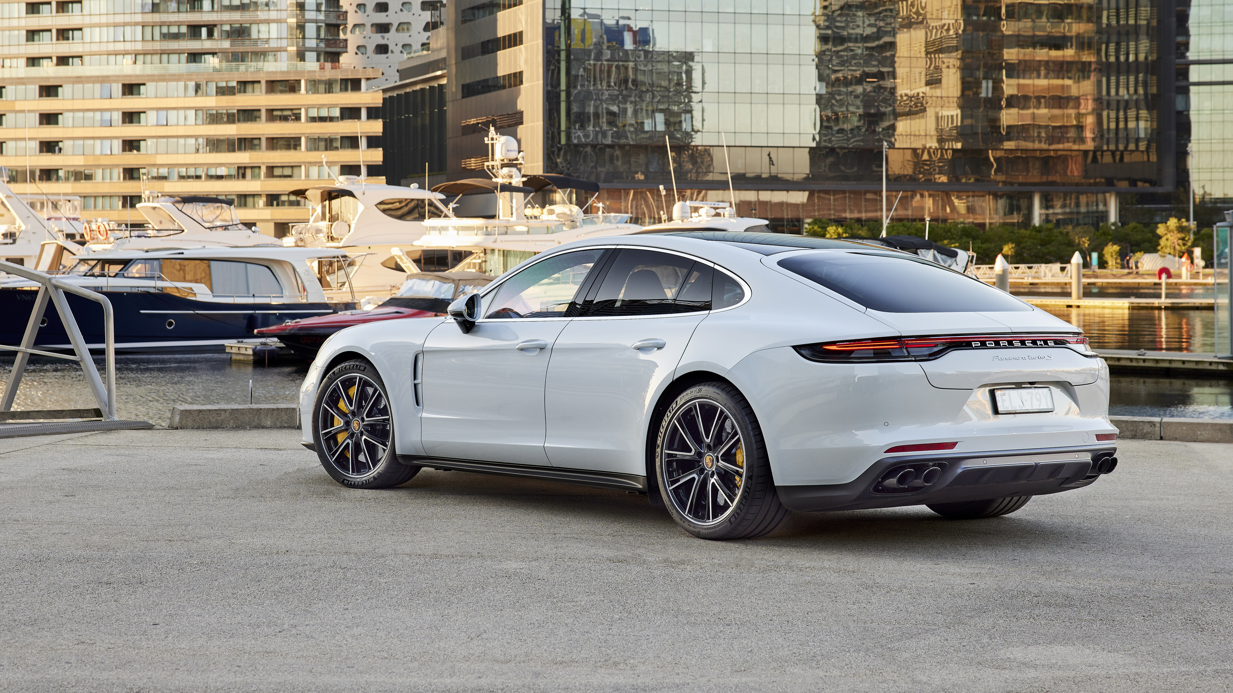 Porsche Panamera Turbo S Wallpapers