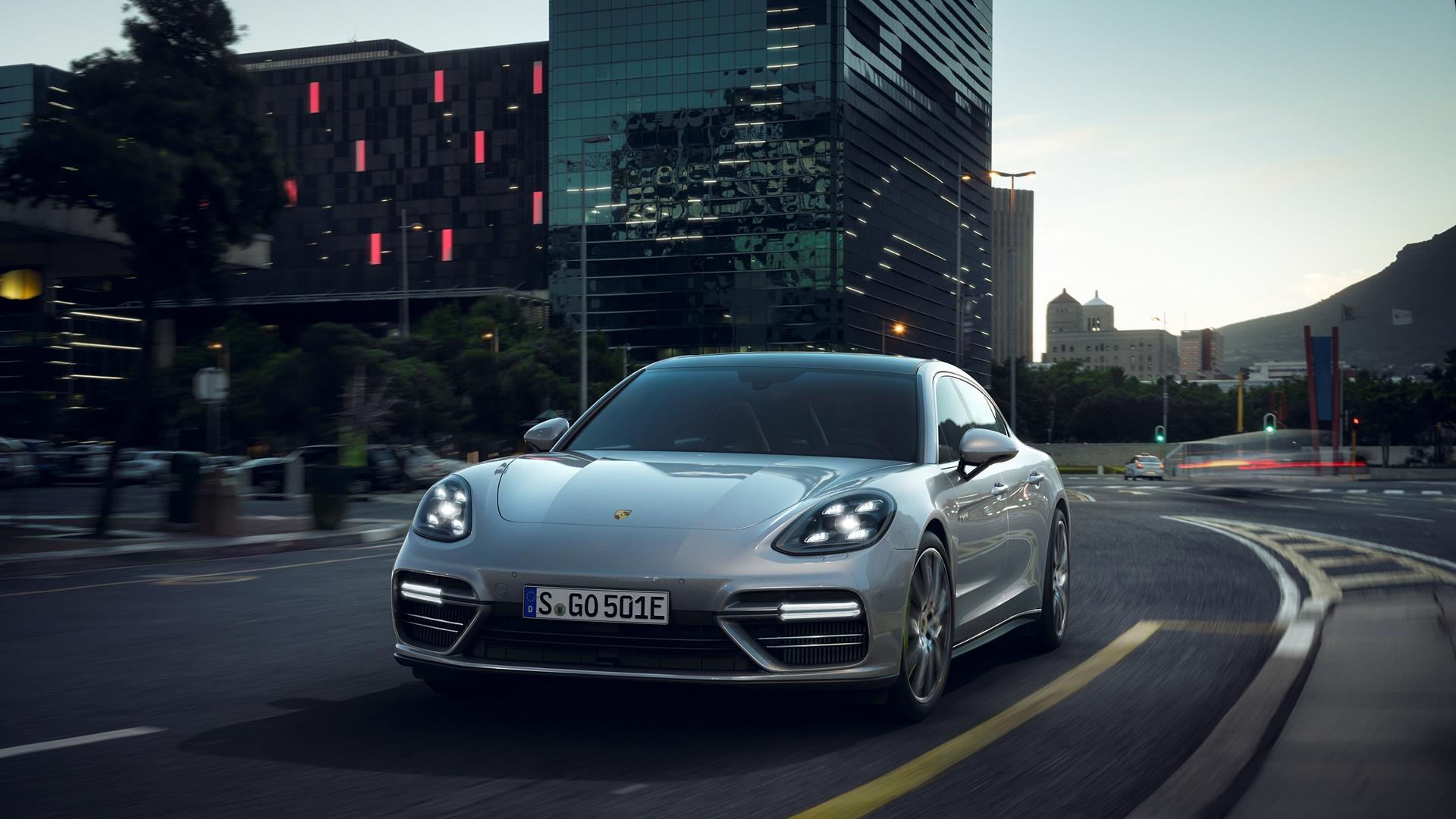 Porsche Panamera Turbo S Wallpapers