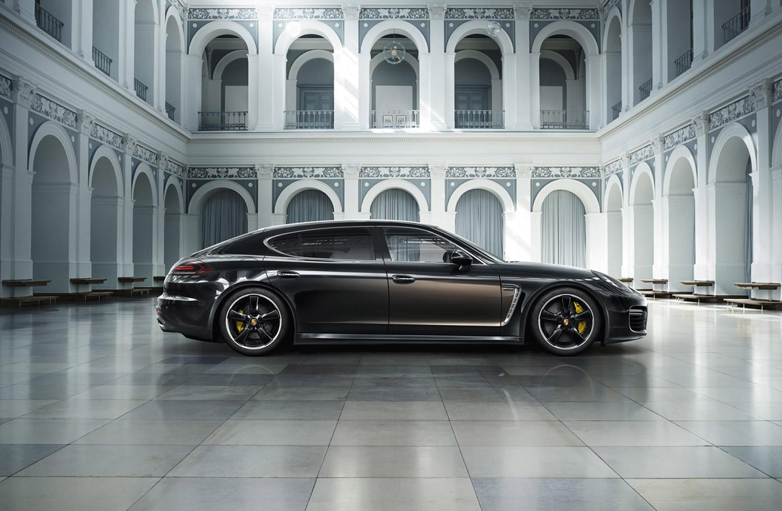 Porsche Panamera Turbo S Executive Wallpapers