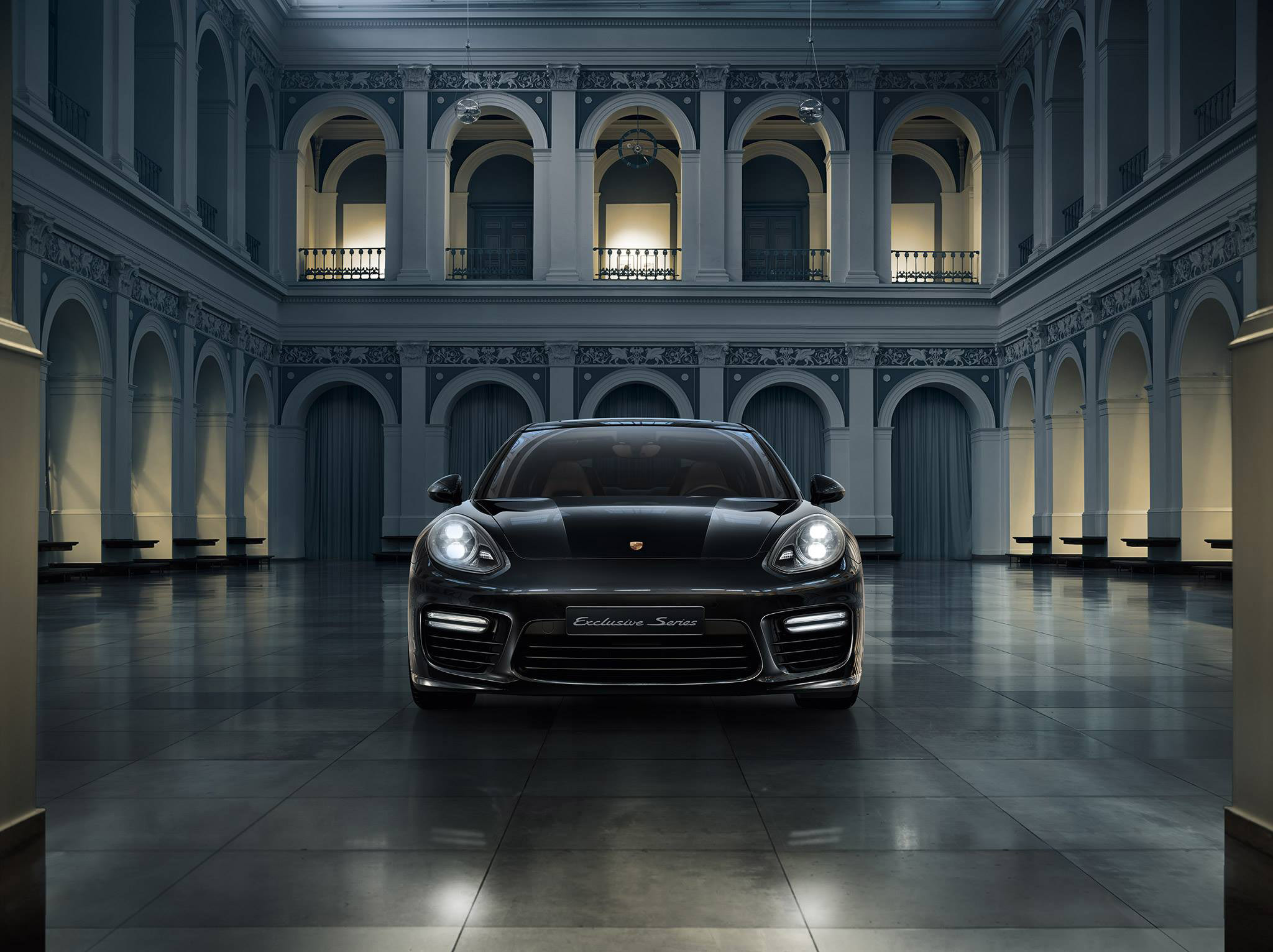 Porsche Panamera Turbo S Executive Wallpapers