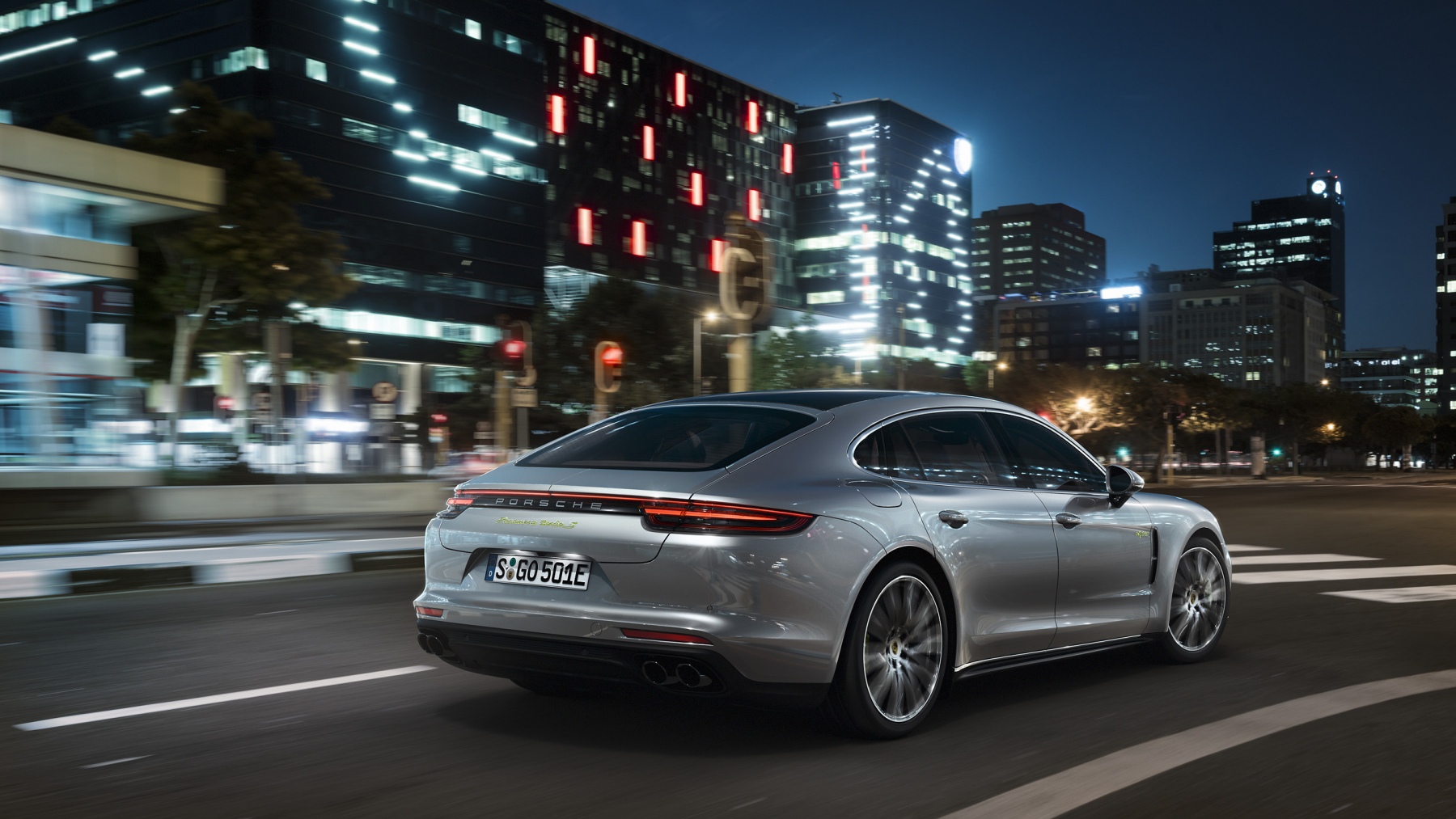 Porsche Panamera Turbo S Executive Wallpapers