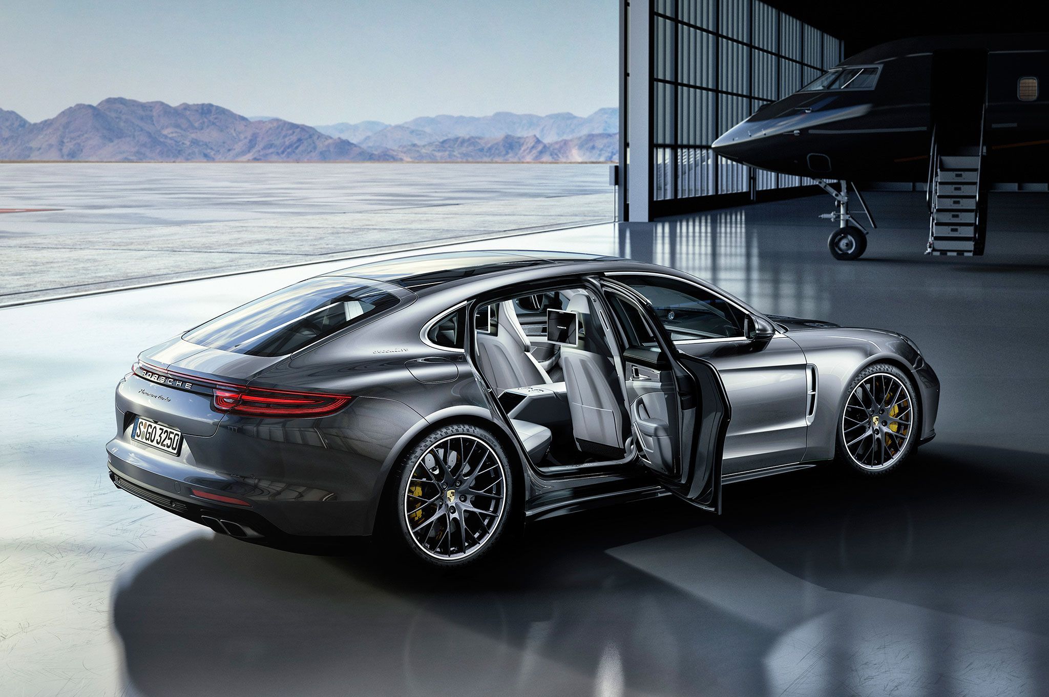 Porsche Panamera Turbo S Executive Wallpapers