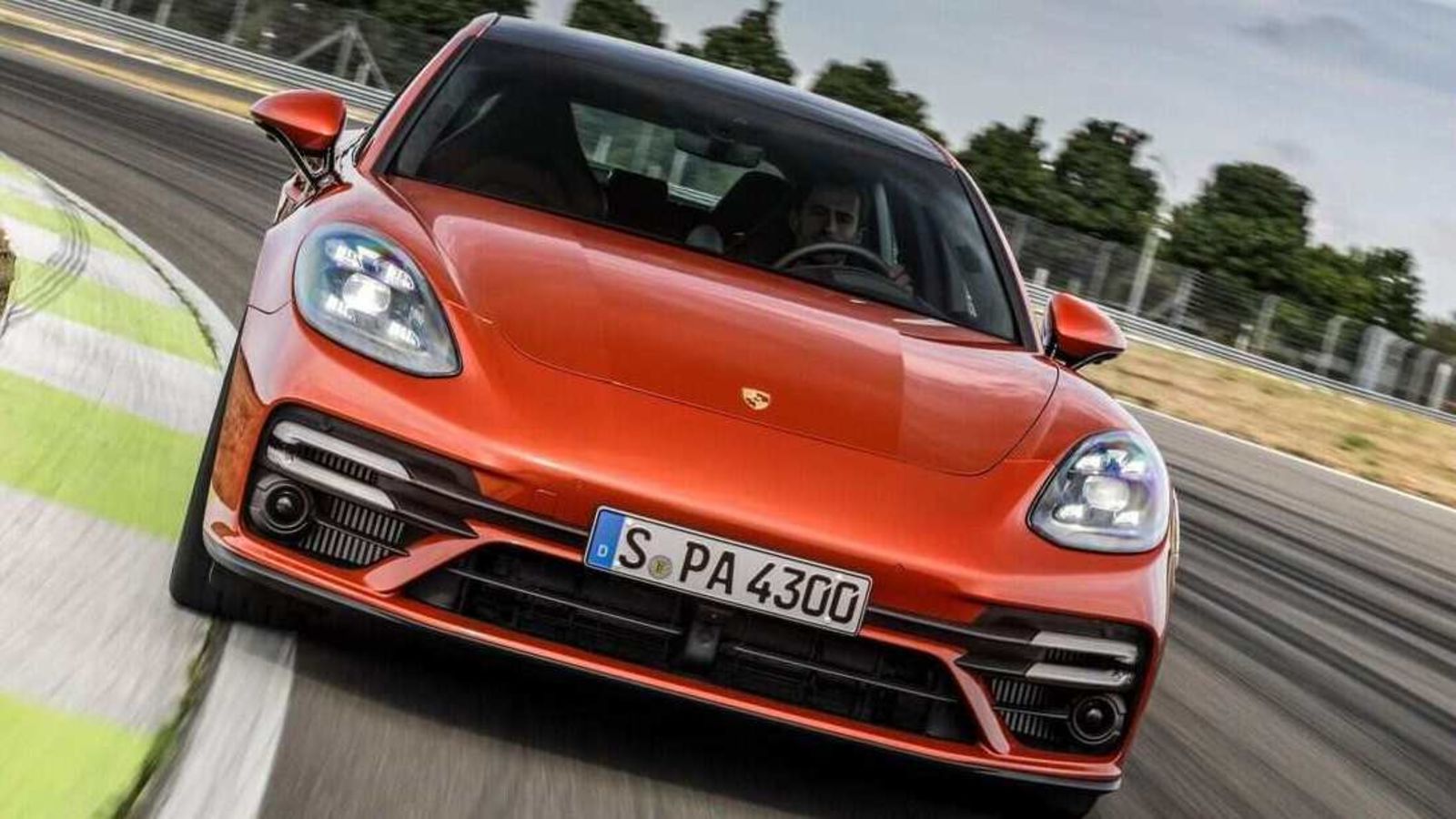 Porsche Panamera Turbo S Executive Wallpapers