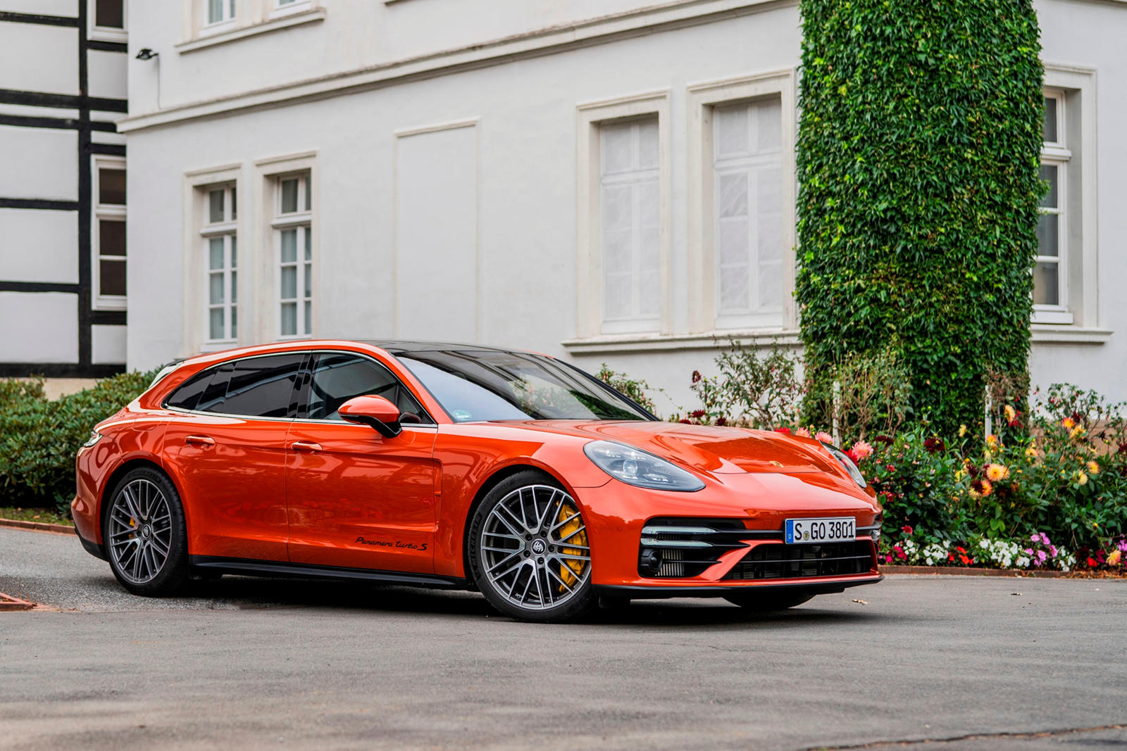 Porsche Panamera Turbo S Sport Turismo Wallpapers