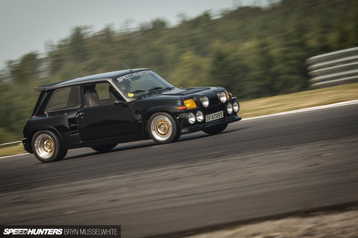 Renault 5 Maxi Turbo Wallpapers