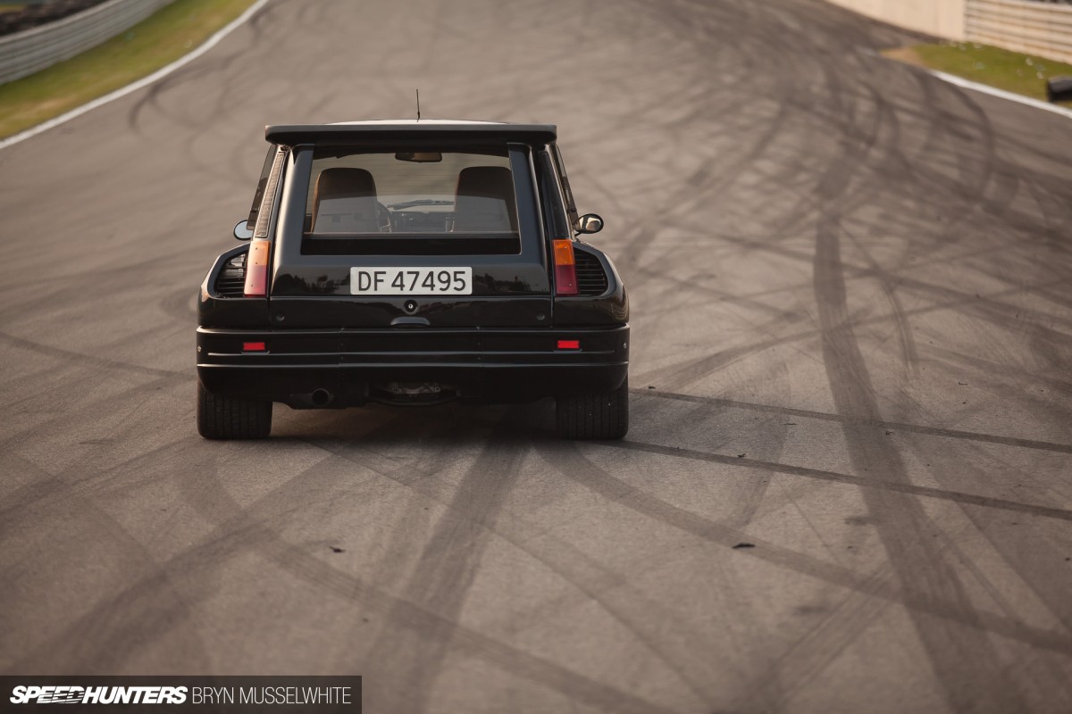 Renault 5 Maxi Turbo Wallpapers