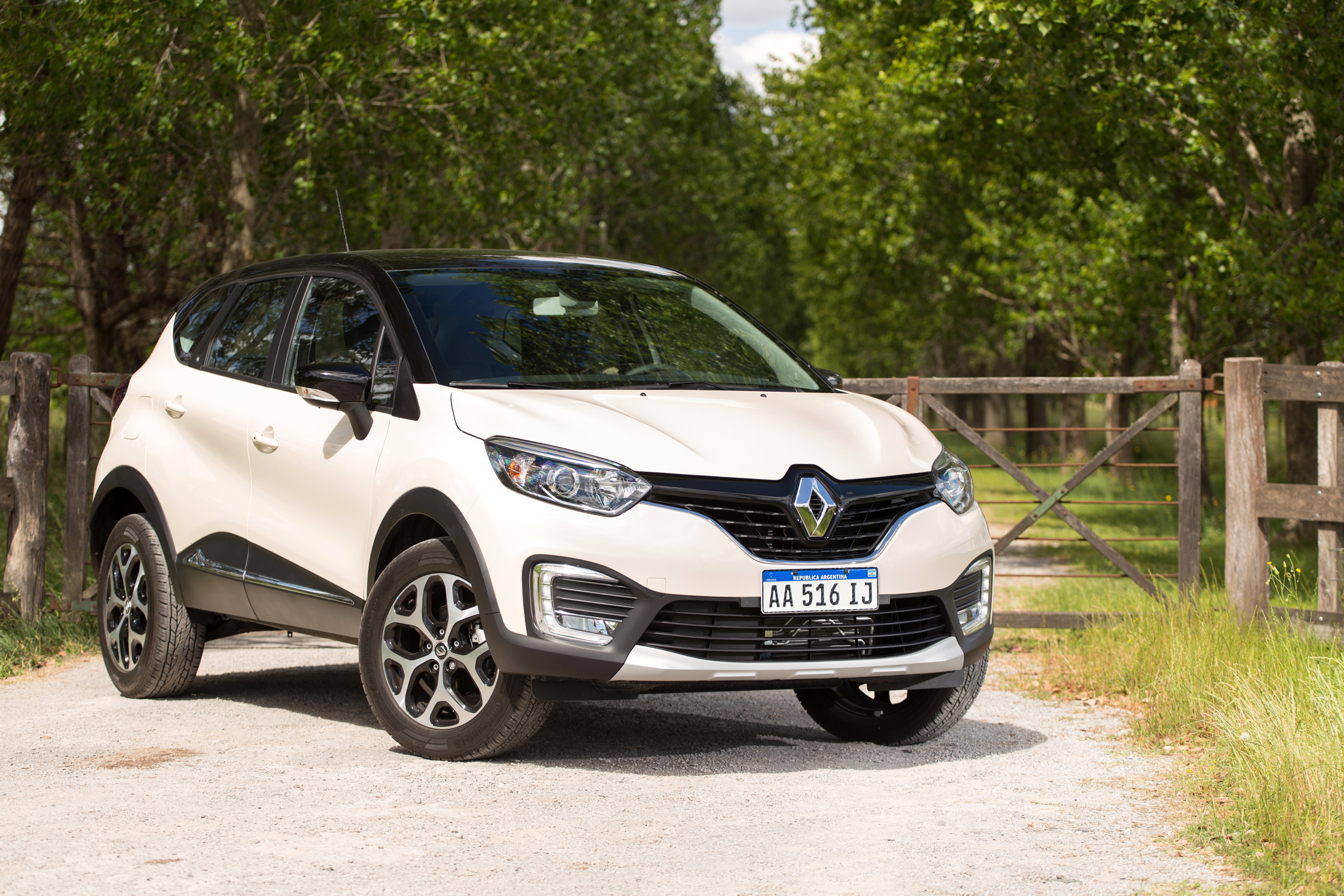 Renault Captur Wallpapers