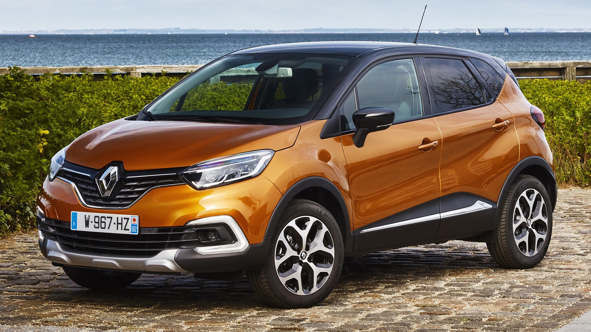 Renault Captur Wallpapers