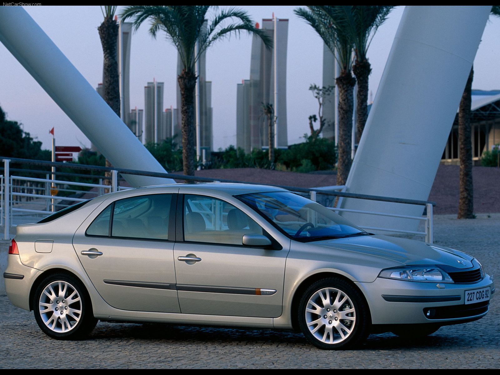 Renault Laguna Wallpapers