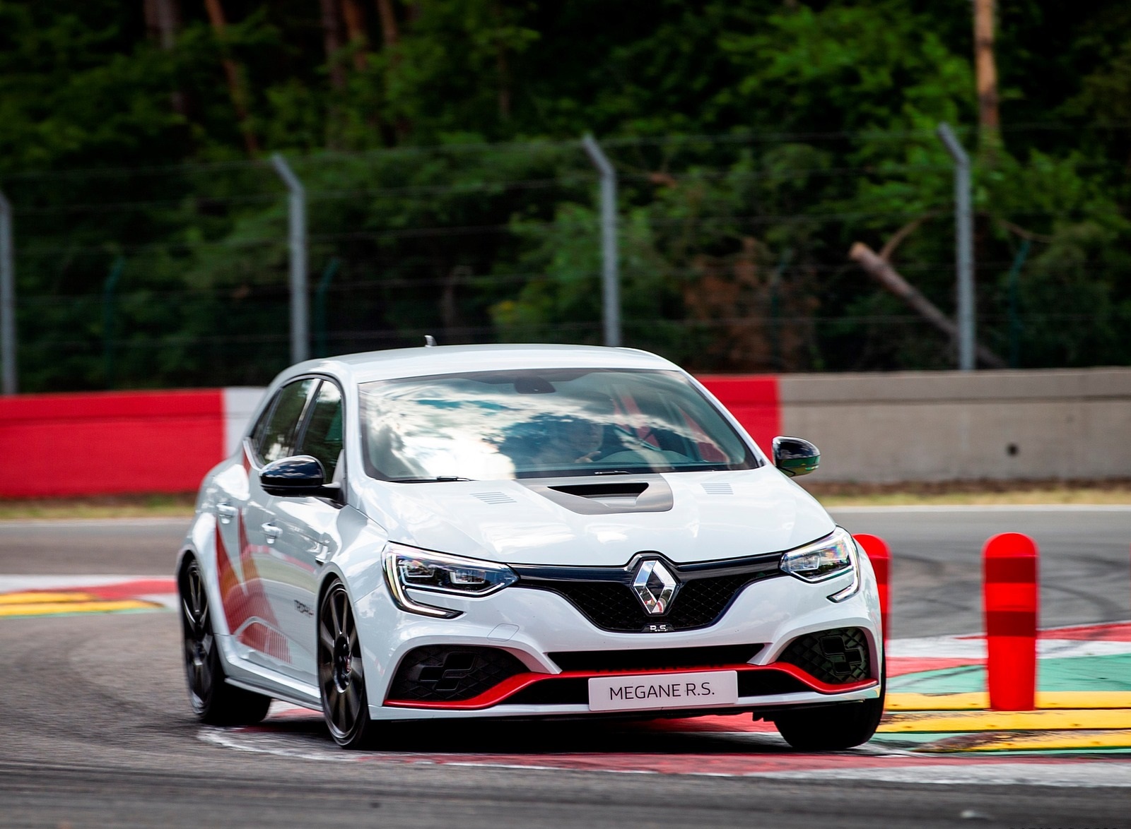 Renault Megane Rs Trophy-R Wallpapers