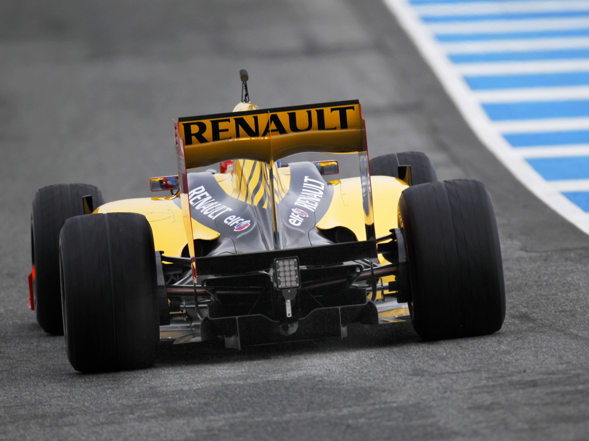 Renault R30 Wallpapers