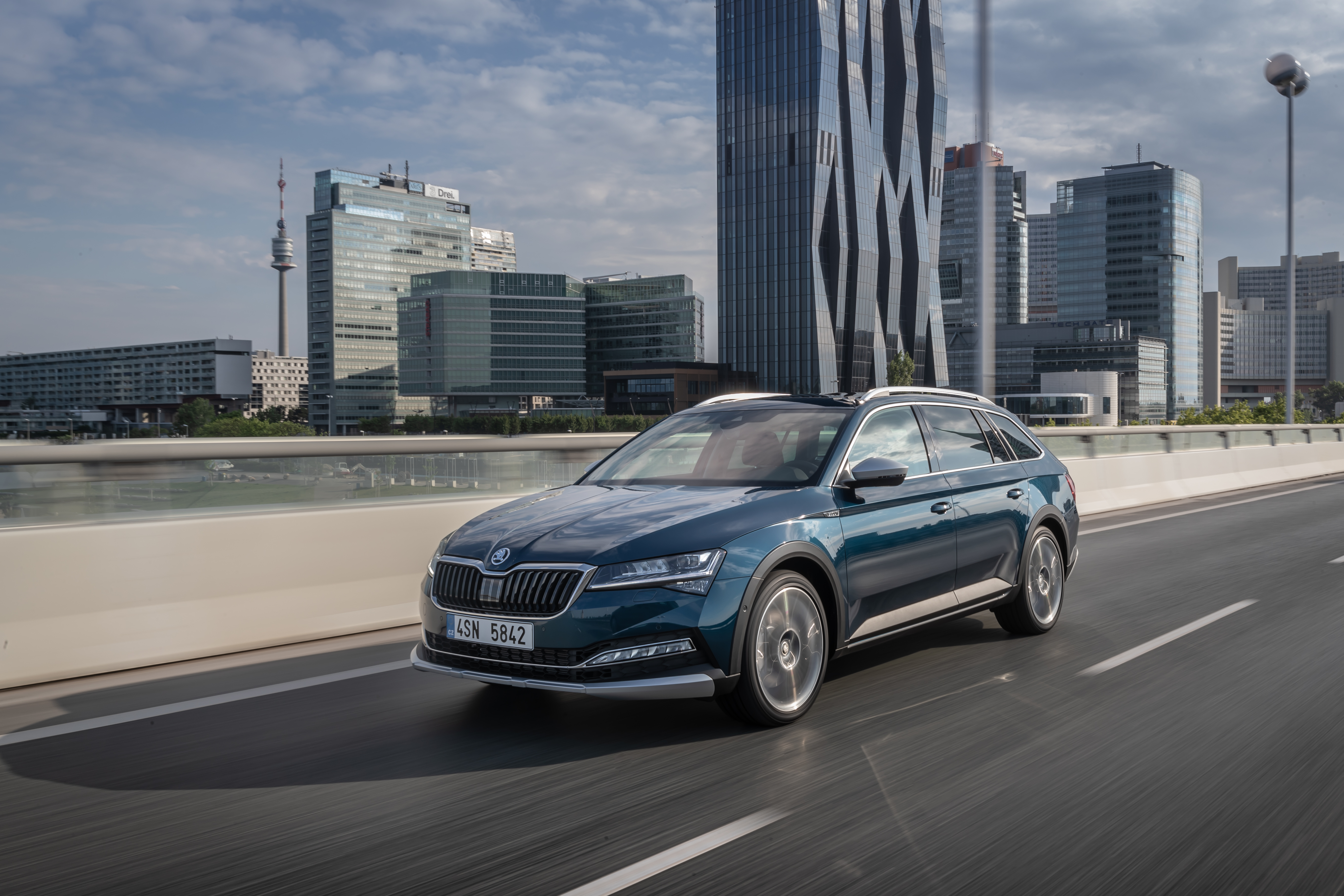 Skoda Superb Scout Wallpapers