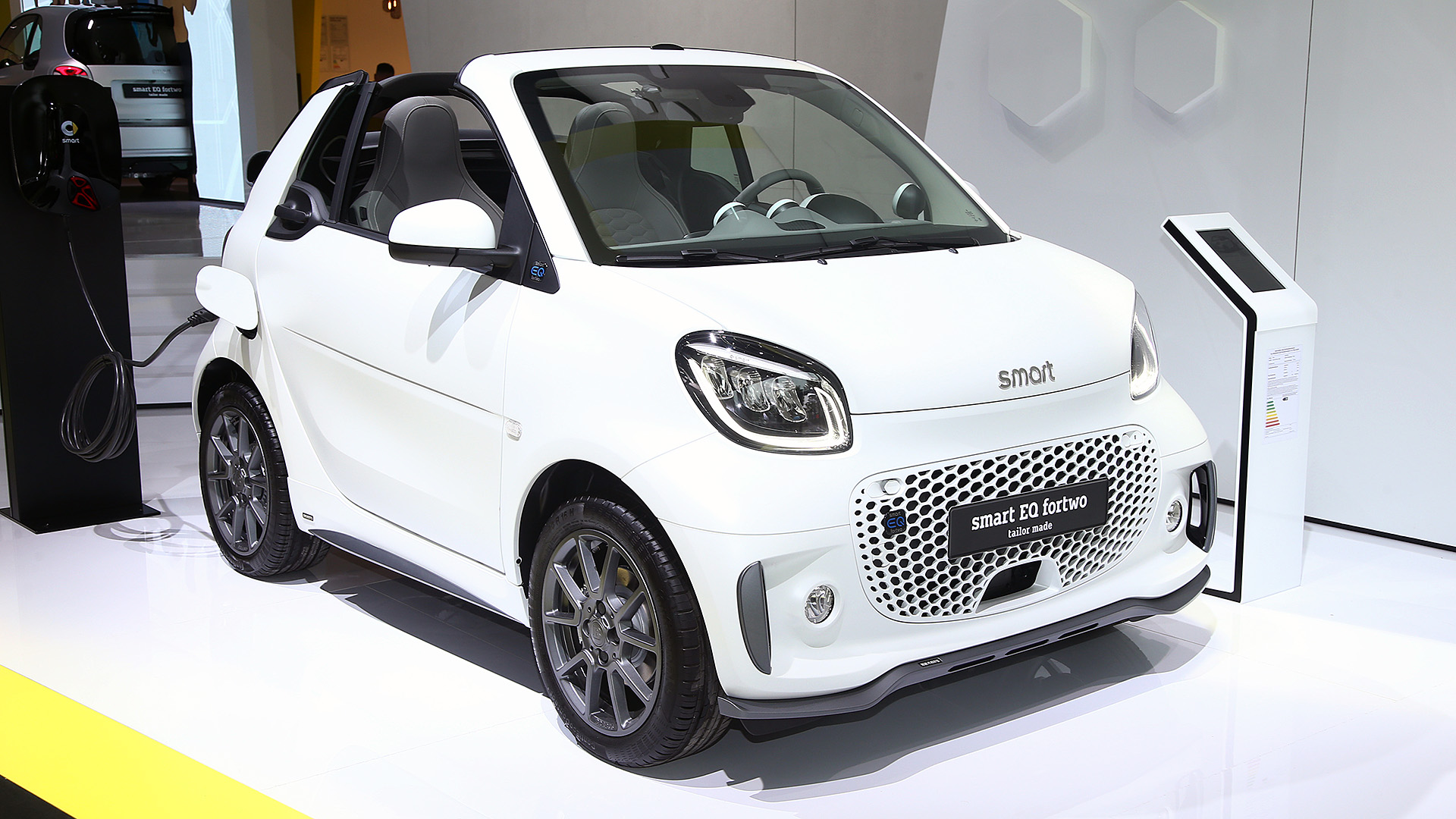 Smart Eq Forfour Wallpapers