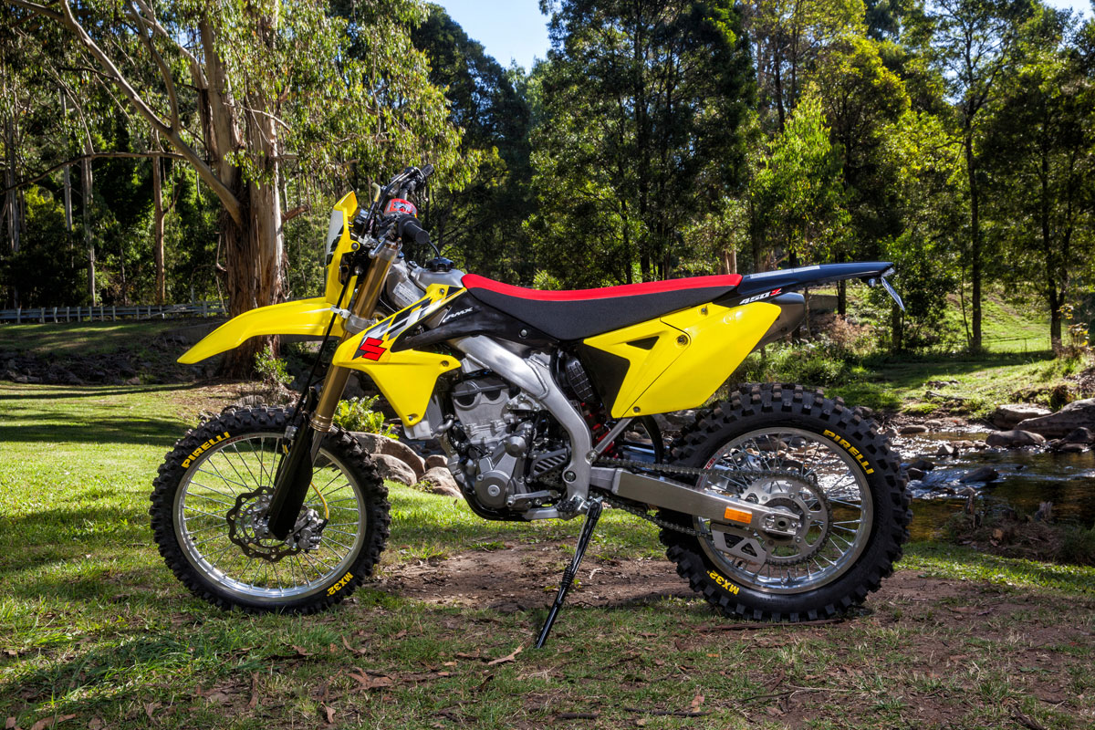 Suzuki Rmx-450Z Wallpapers