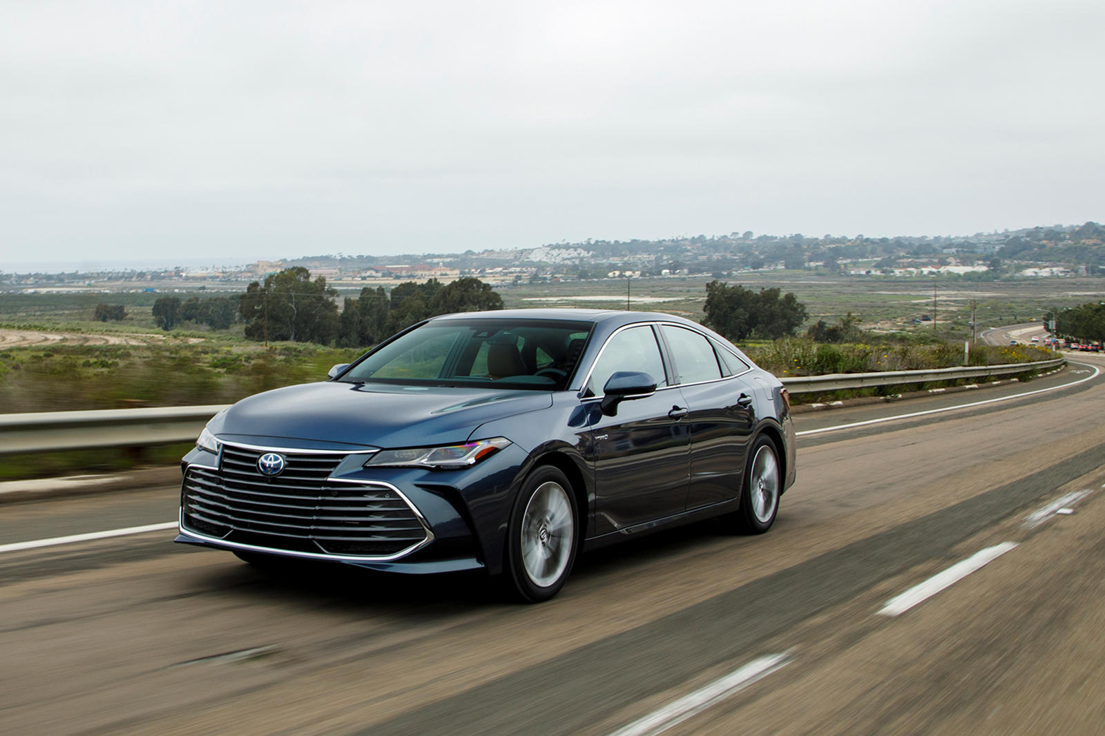 Toyota Avalon Limited Hybrid 2019 Wallpapers