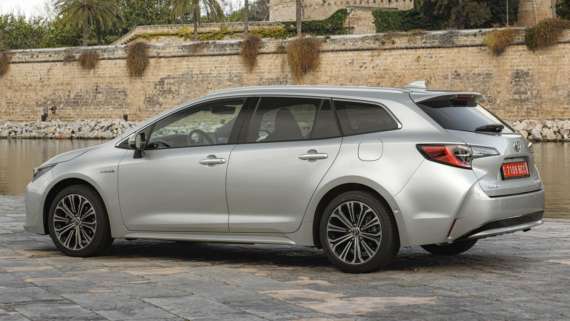 Toyota Corolla Touring Sports Hybrid Wallpapers