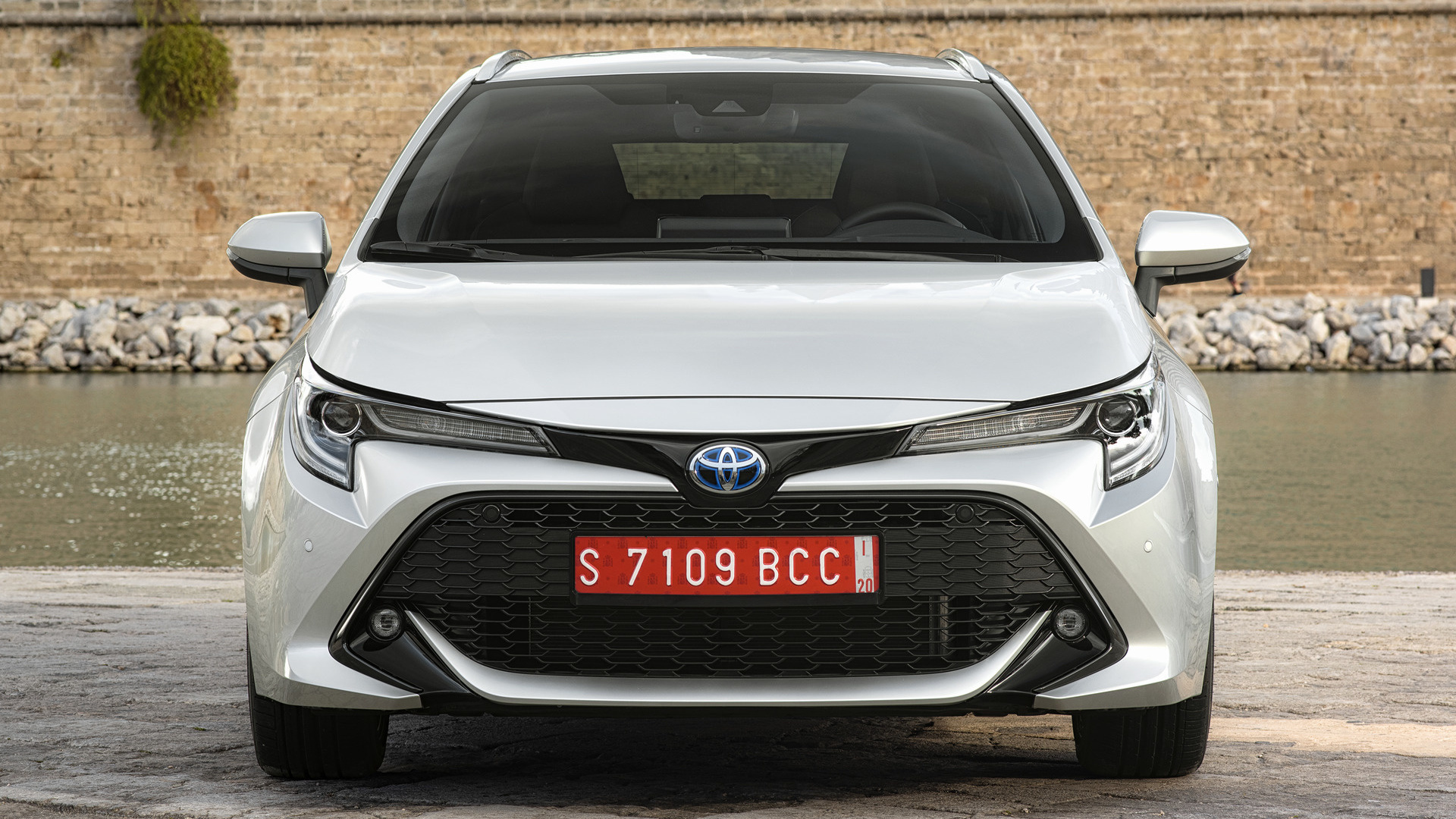 Toyota Corolla Touring Sports Hybrid Wallpapers