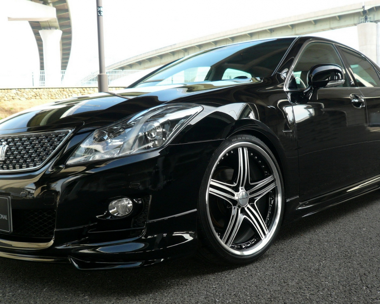 Toyota Crown Wallpapers