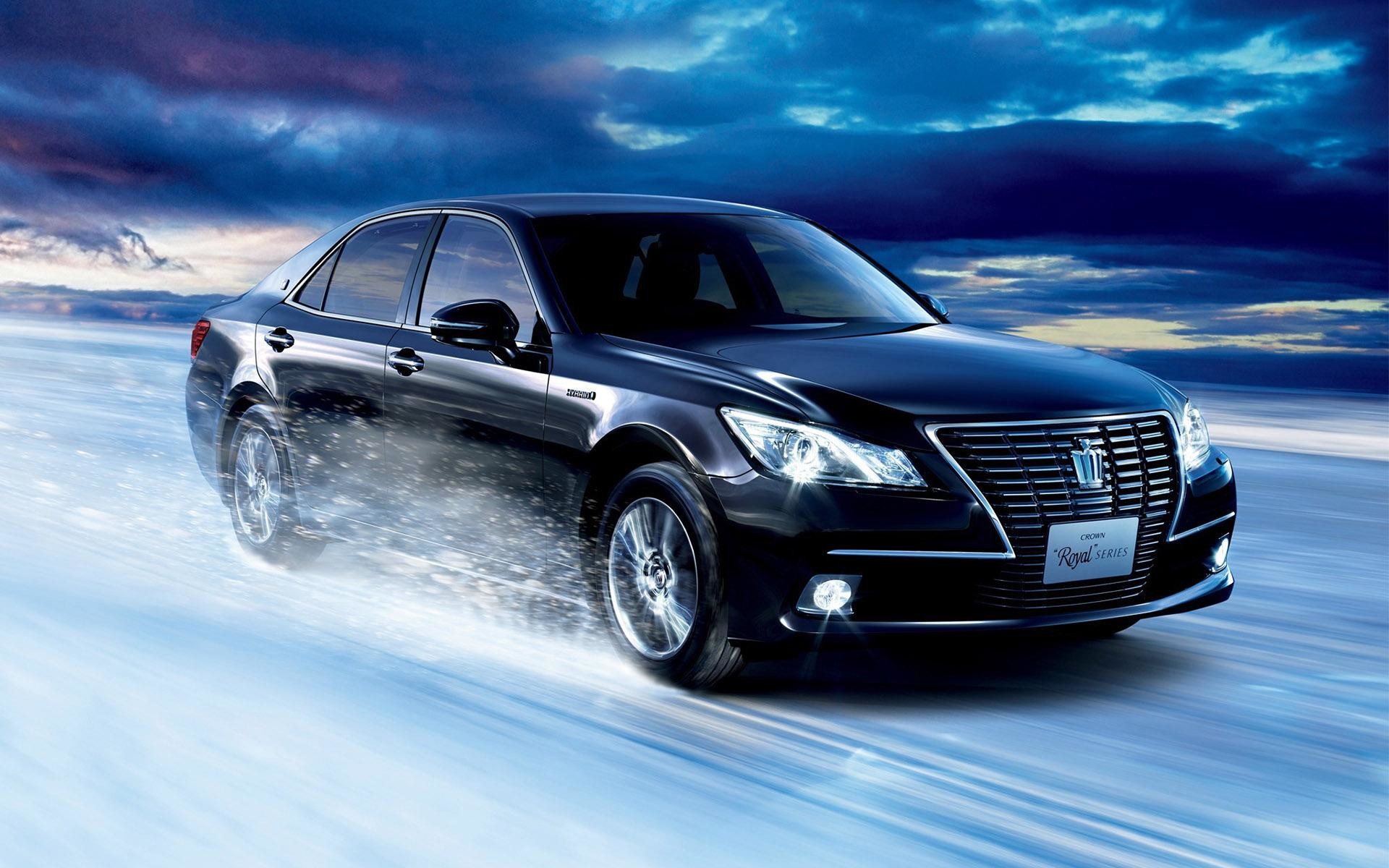 Toyota Crown Royal Saloon Wallpapers