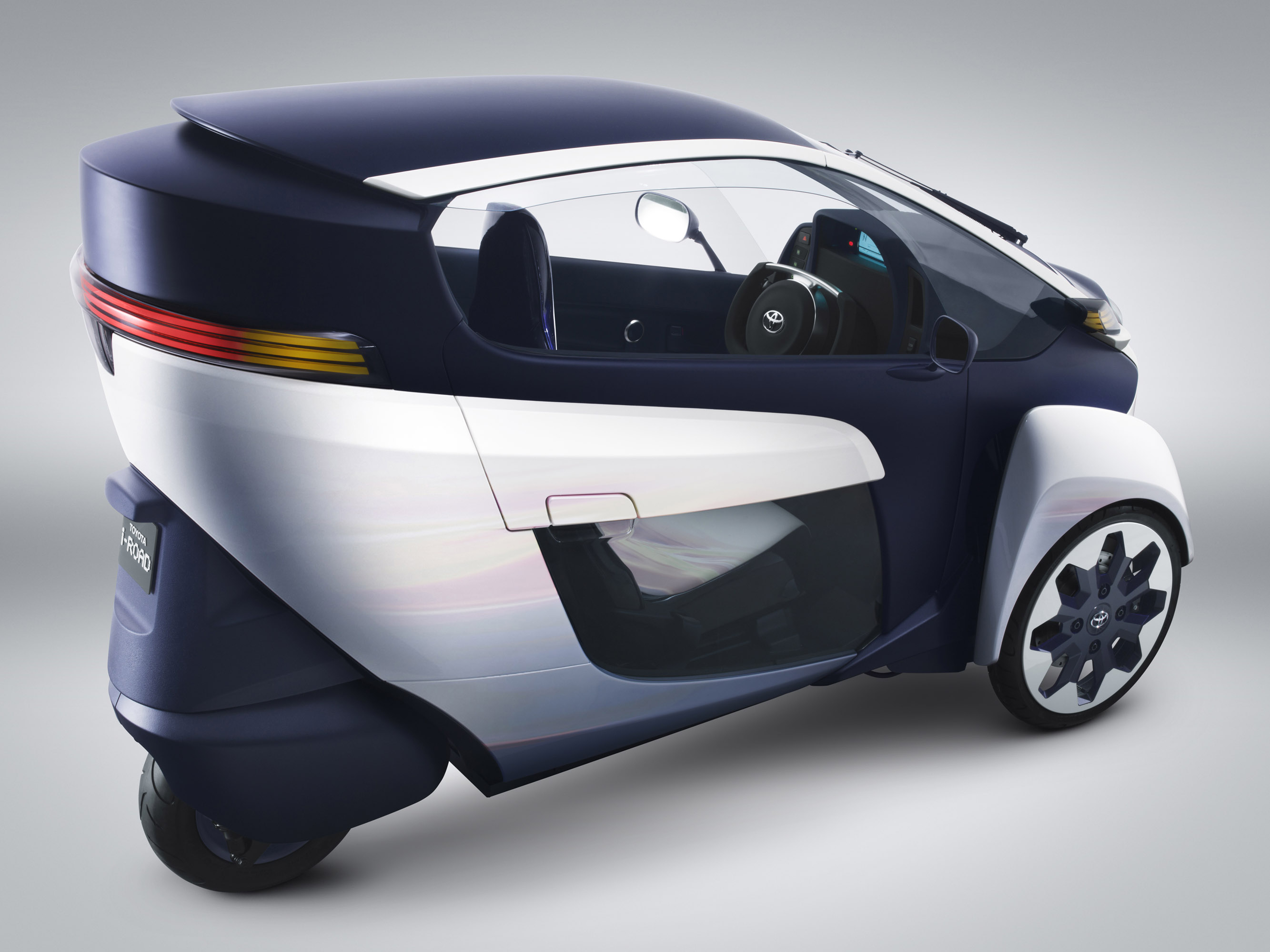 Toyota I-Road Wallpapers