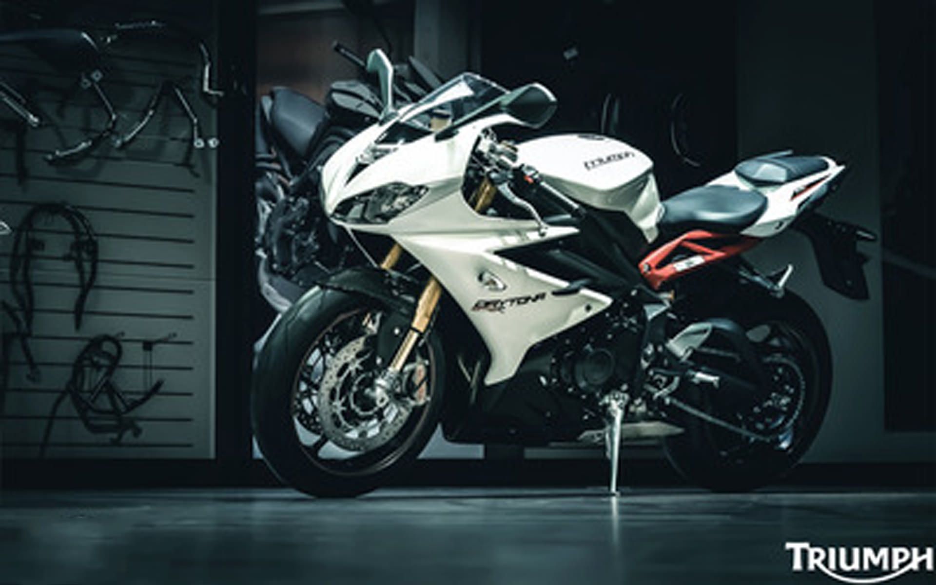 Triumph Daytona Wallpapers