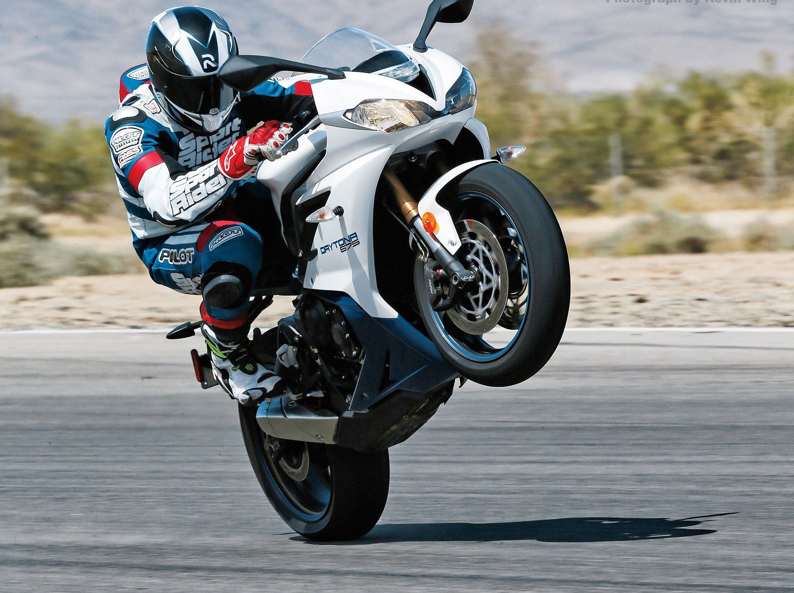 Triumph Daytona Wallpapers