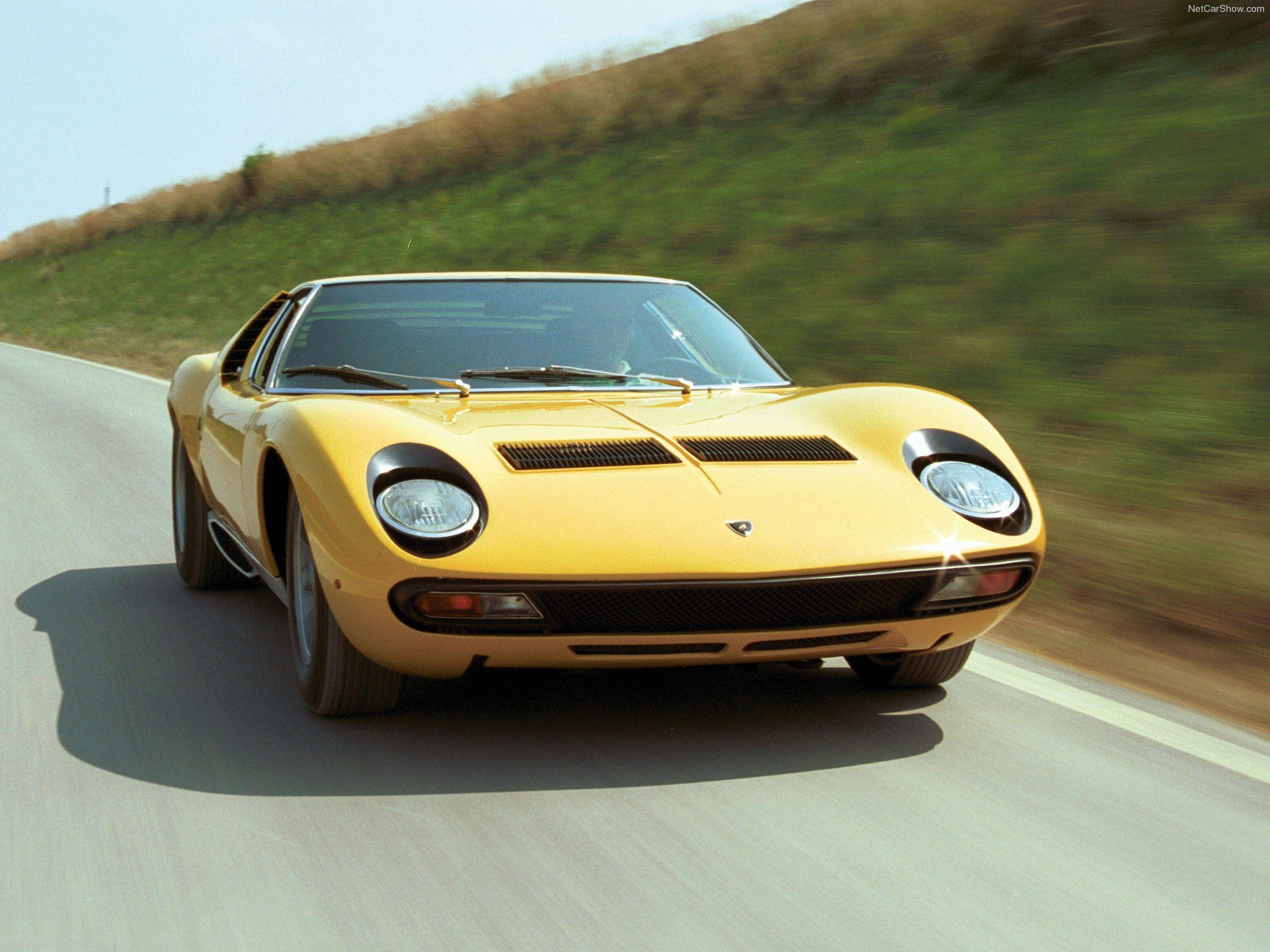 Vectorized Lamborghini Miura Wallpapers