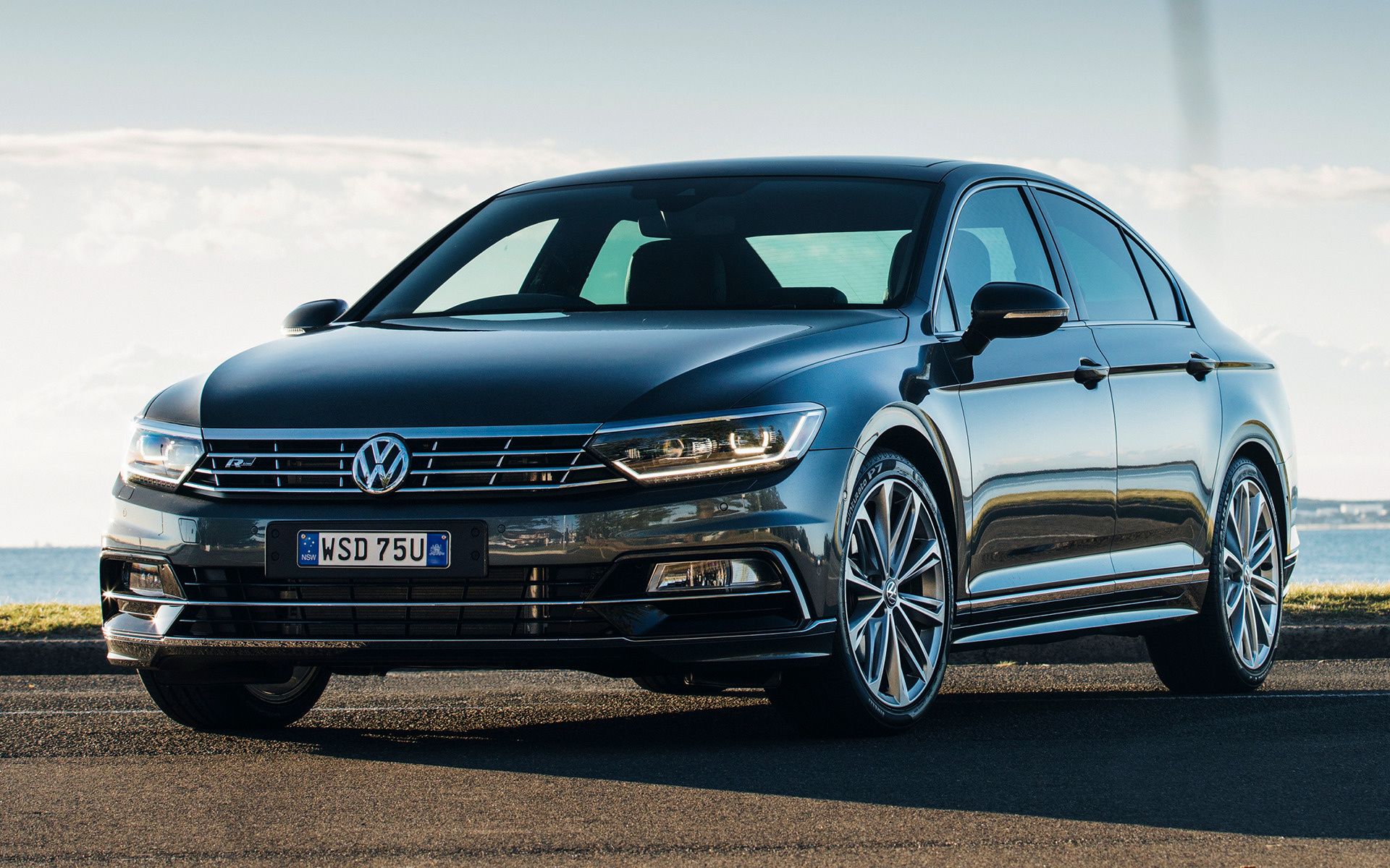 Volkswagen Passat R-Line Wallpapers