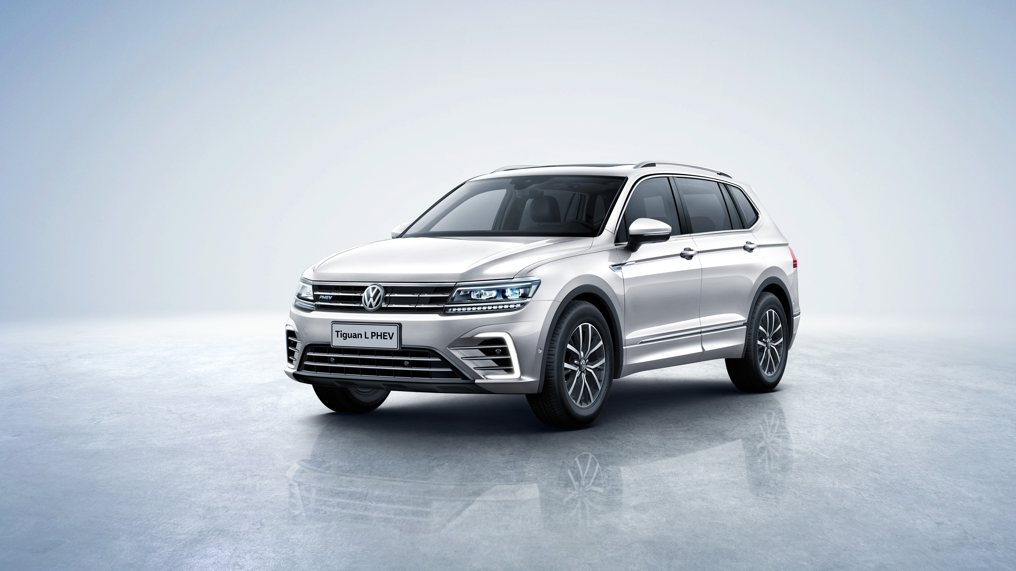 Volkswagen Tiguan L Wallpapers