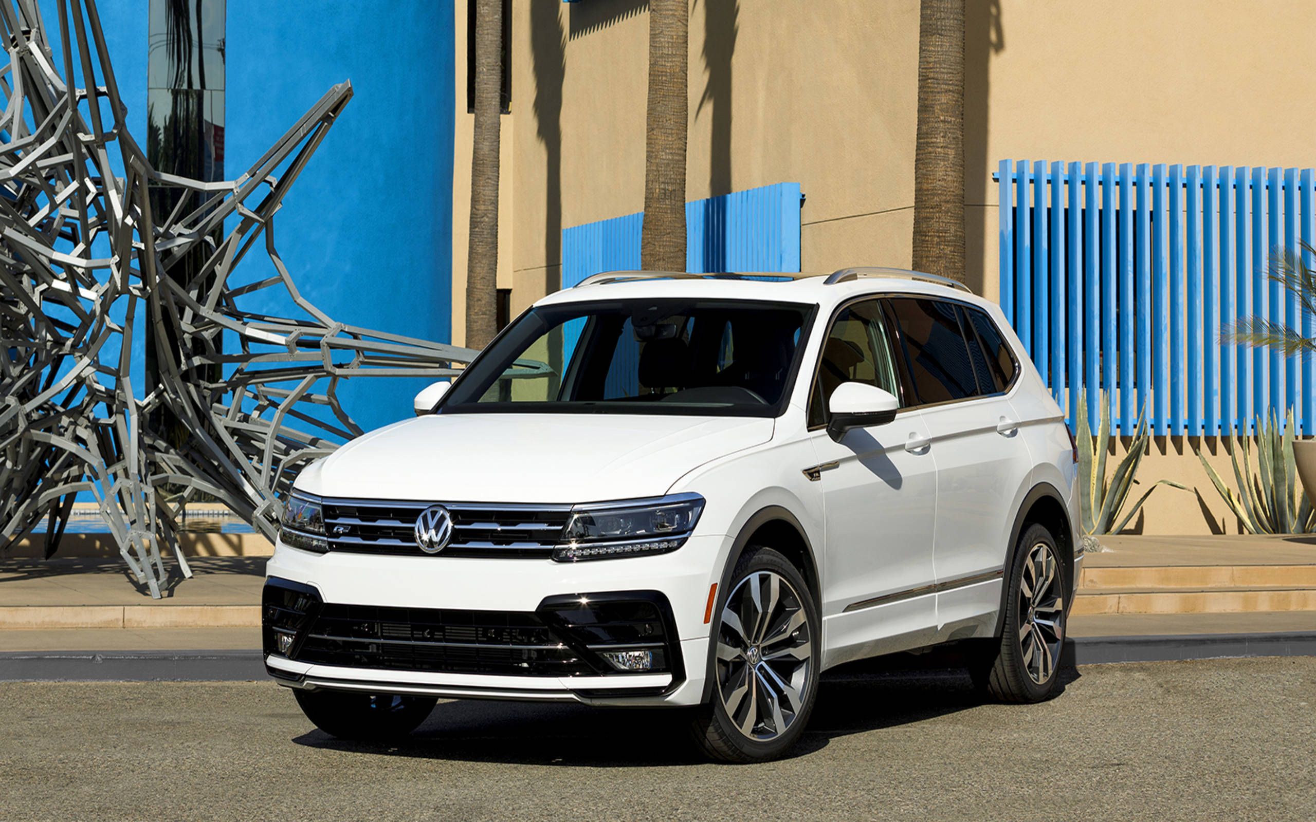 Volkswagen Tiguan R-Line Black Style Wallpapers