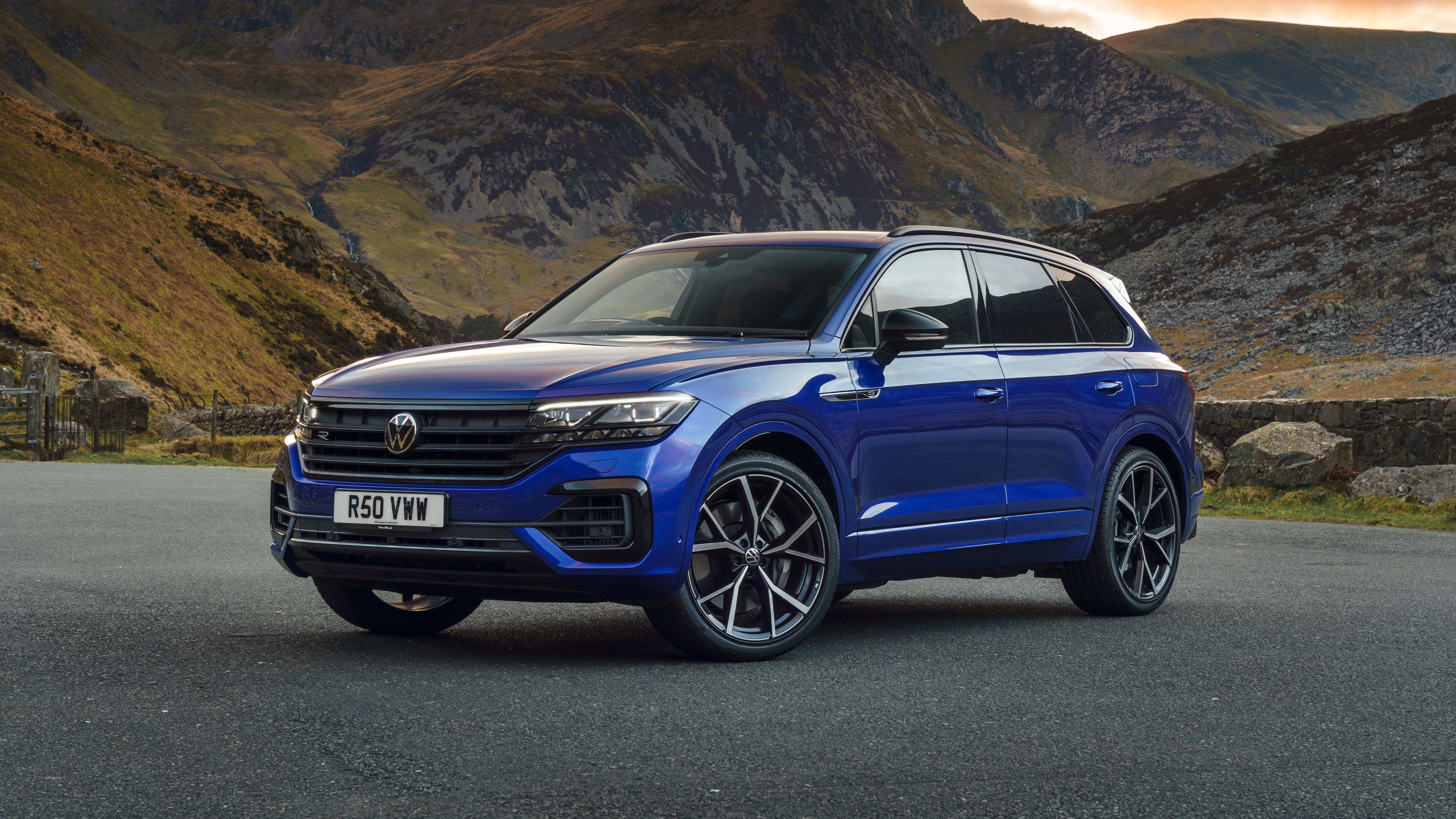 Volkswagen Touareg R-Line Wallpapers