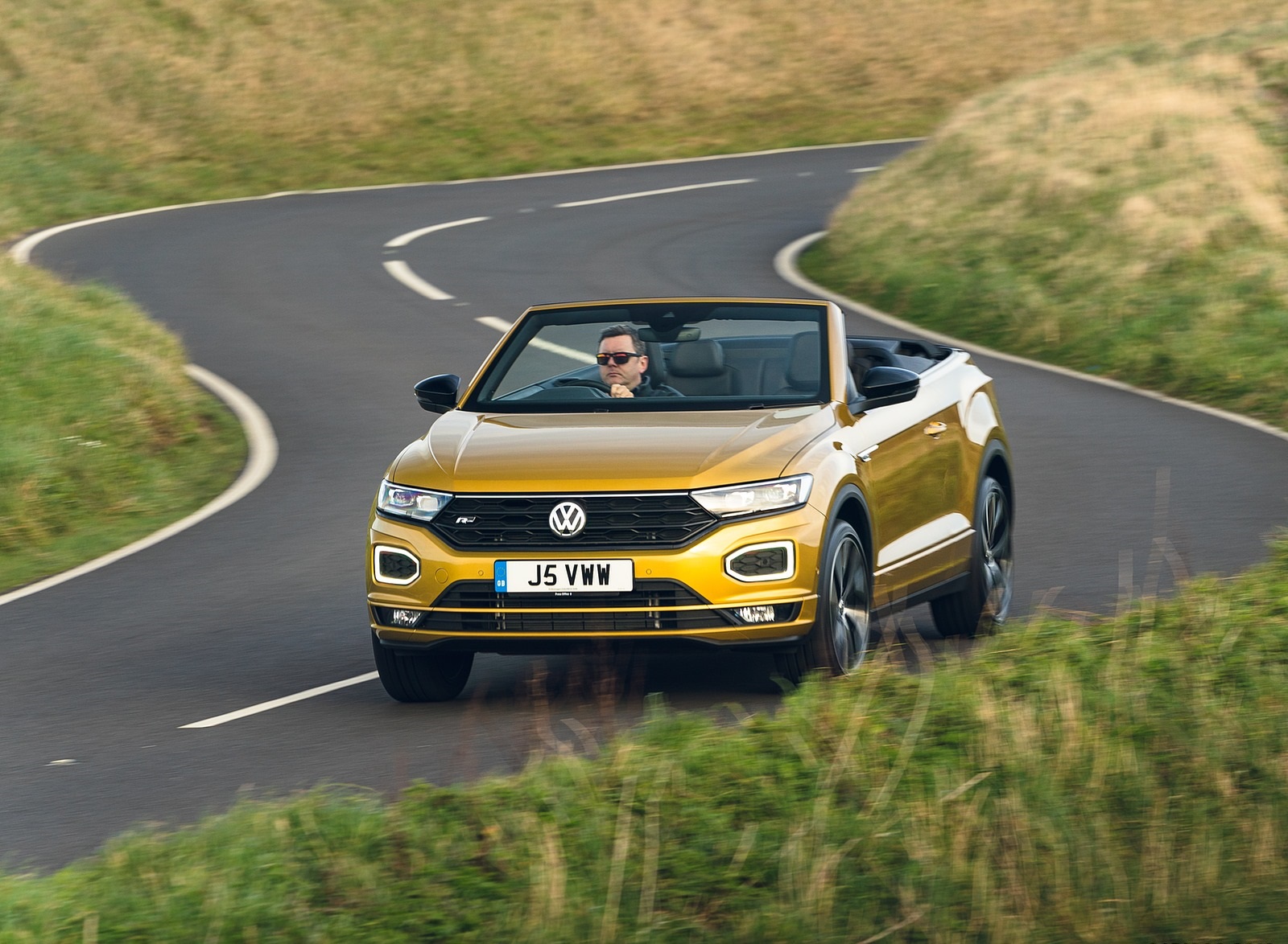 Volkswagen T-Roc R-Line Wallpapers