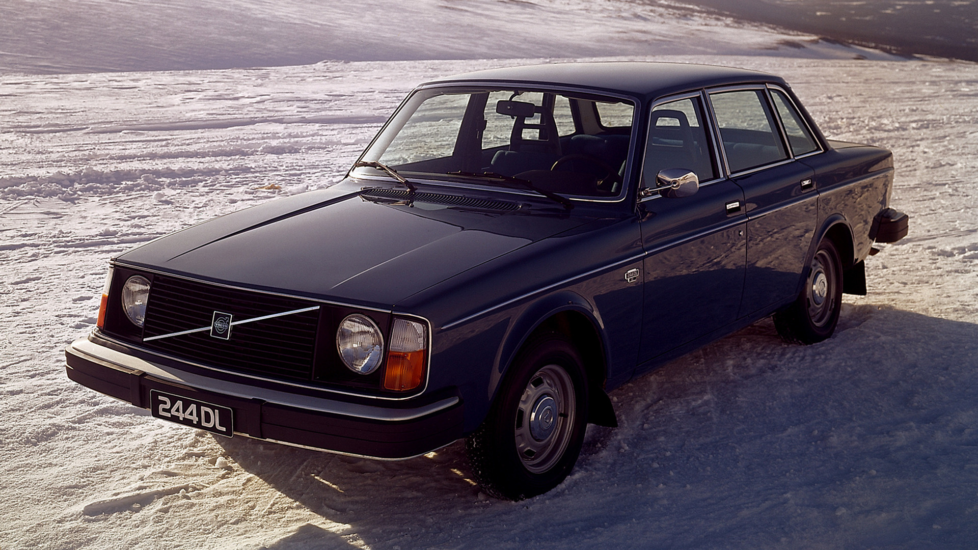 Volvo 240 Series Wallpapers