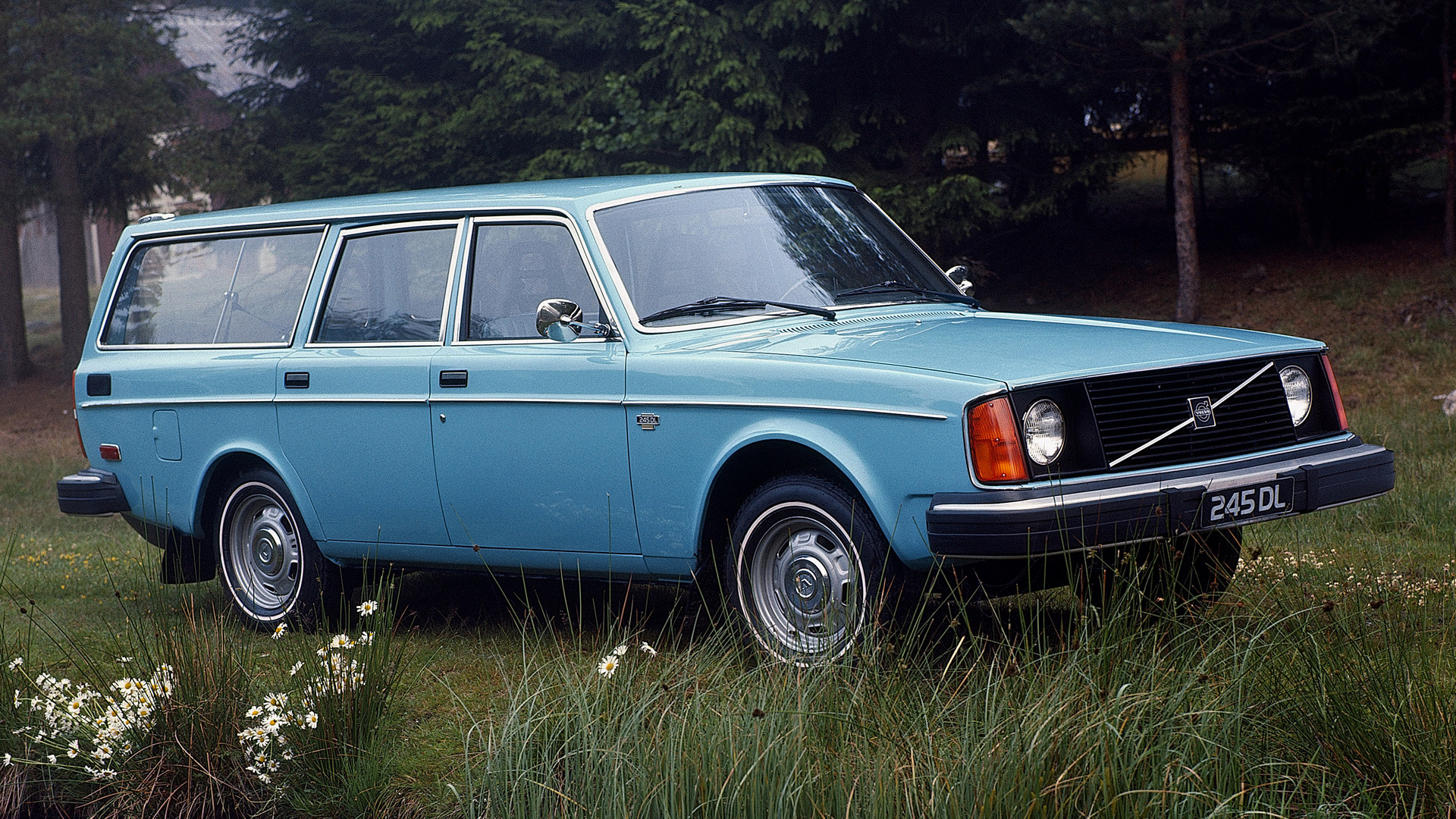 Volvo 240 Series Wallpapers