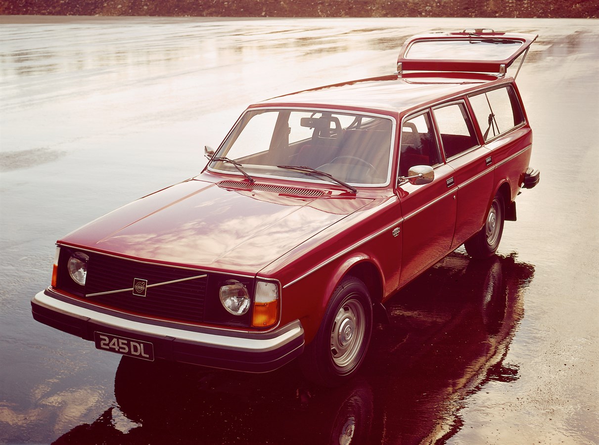 Volvo 240 Series Wallpapers