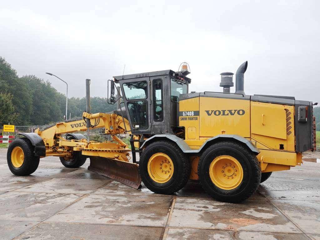 Volvo Grader Wallpapers