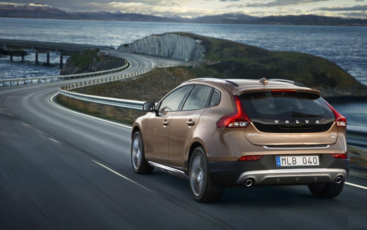 Volvo V40 2019 Wallpapers