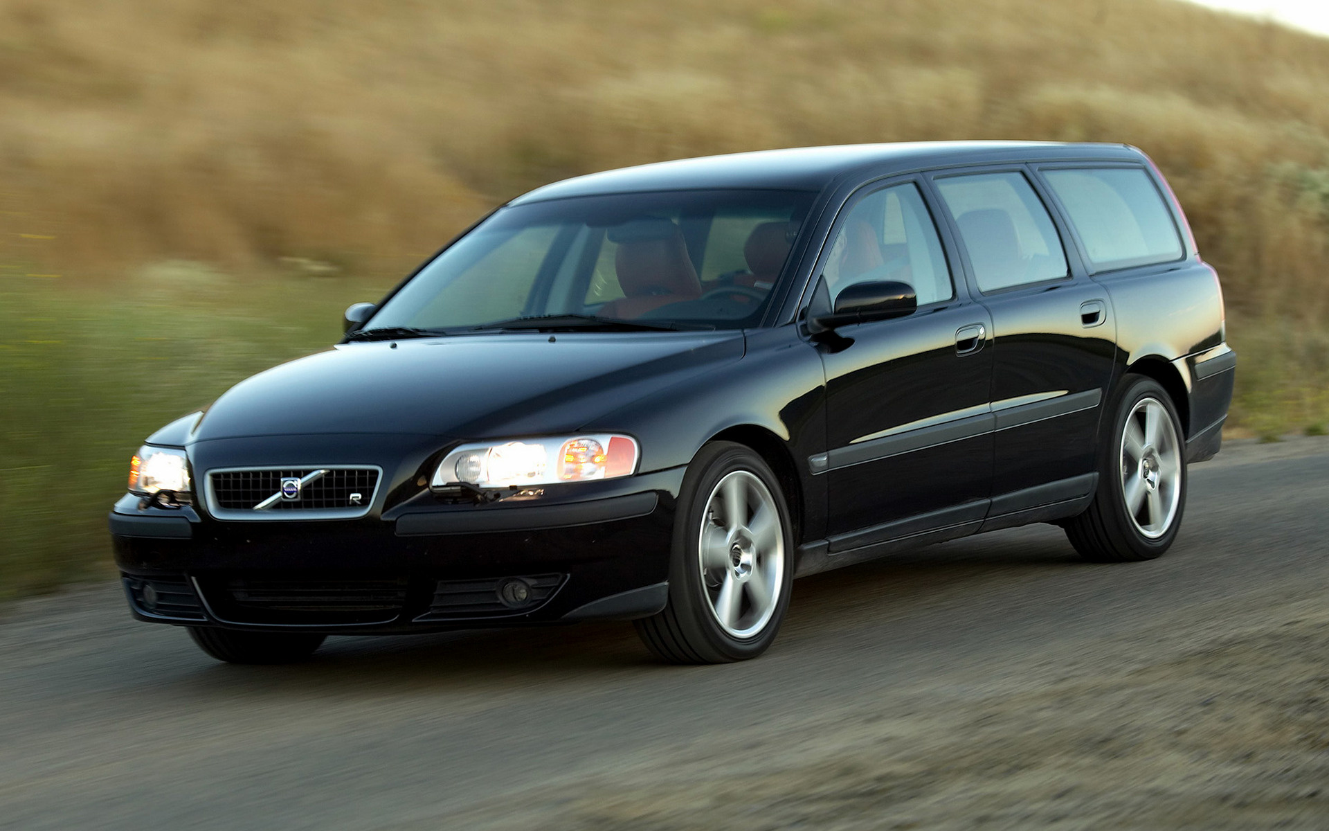 Volvo V70 Wallpapers