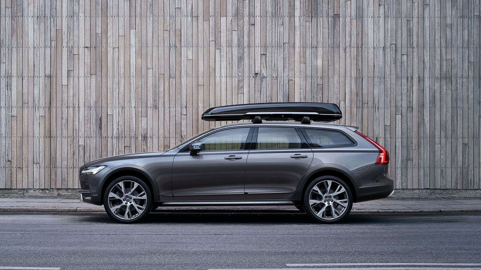 Volvo V90 Cross Country Wallpapers