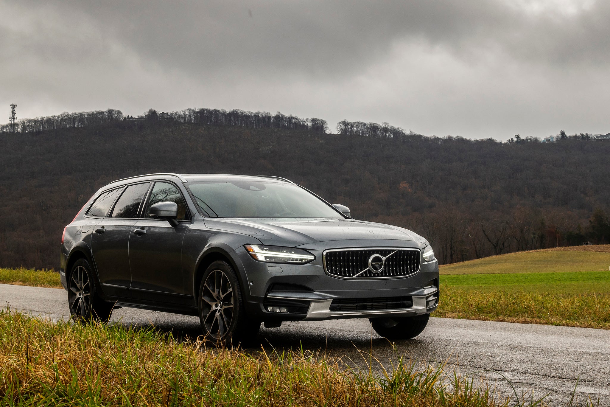 Volvo V90 Cross Country Wallpapers