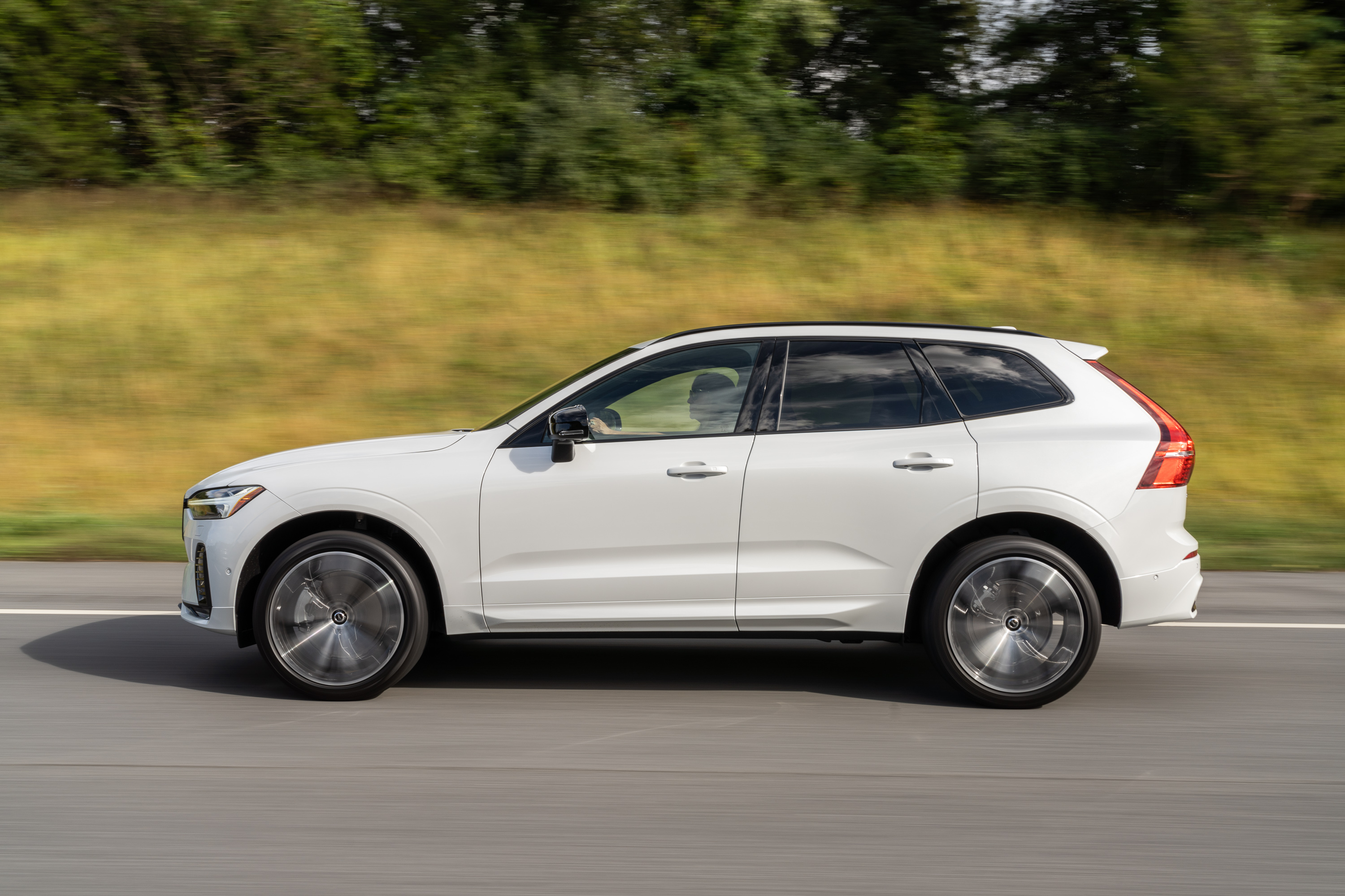 Volvo Xc60 B6 Awd Wallpapers