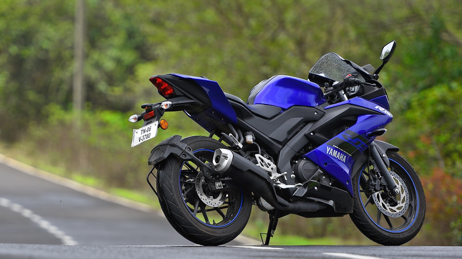 Yamaha Yzf-R15 Wallpapers