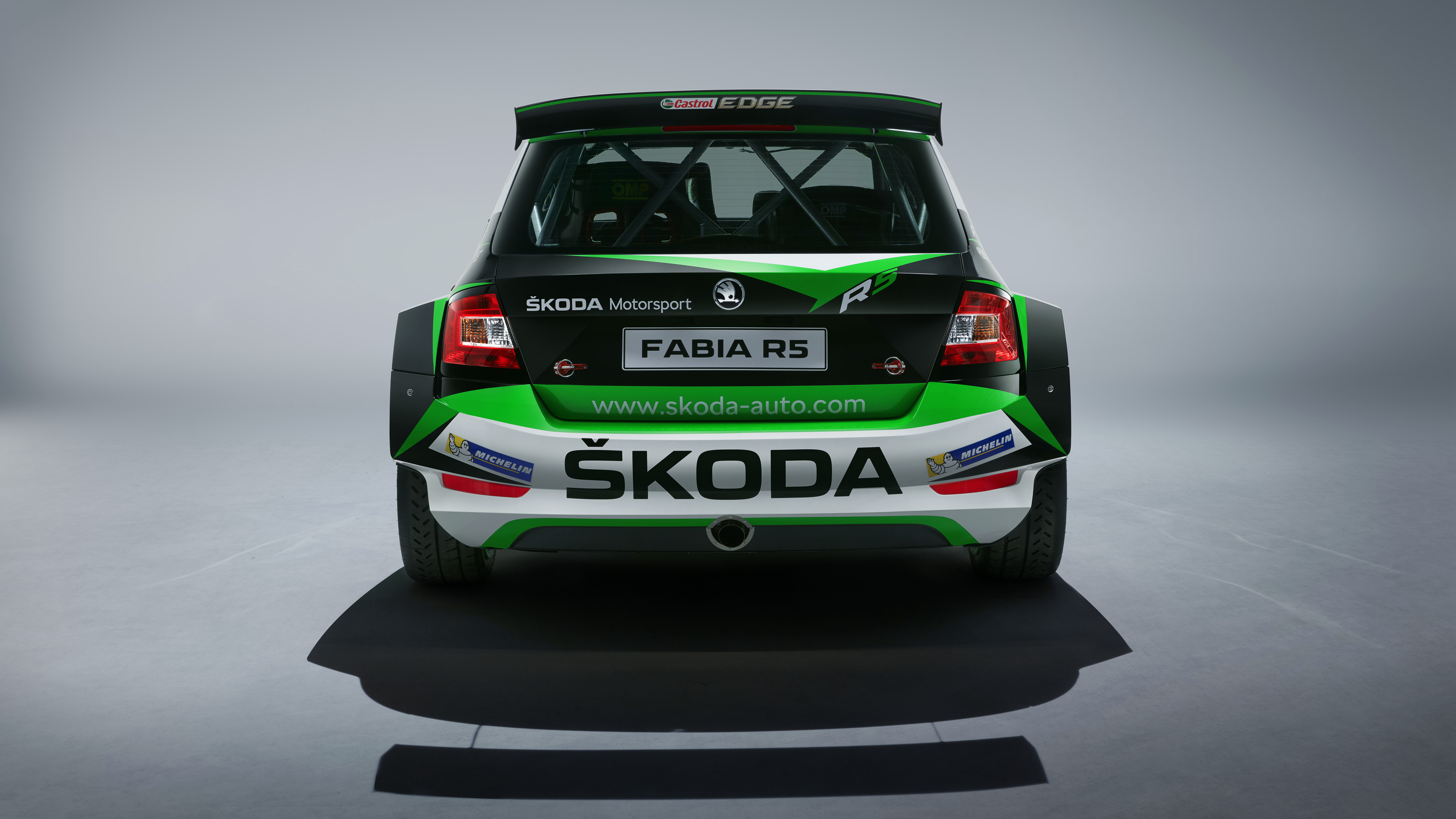 Е Koda Fabia Wallpapers