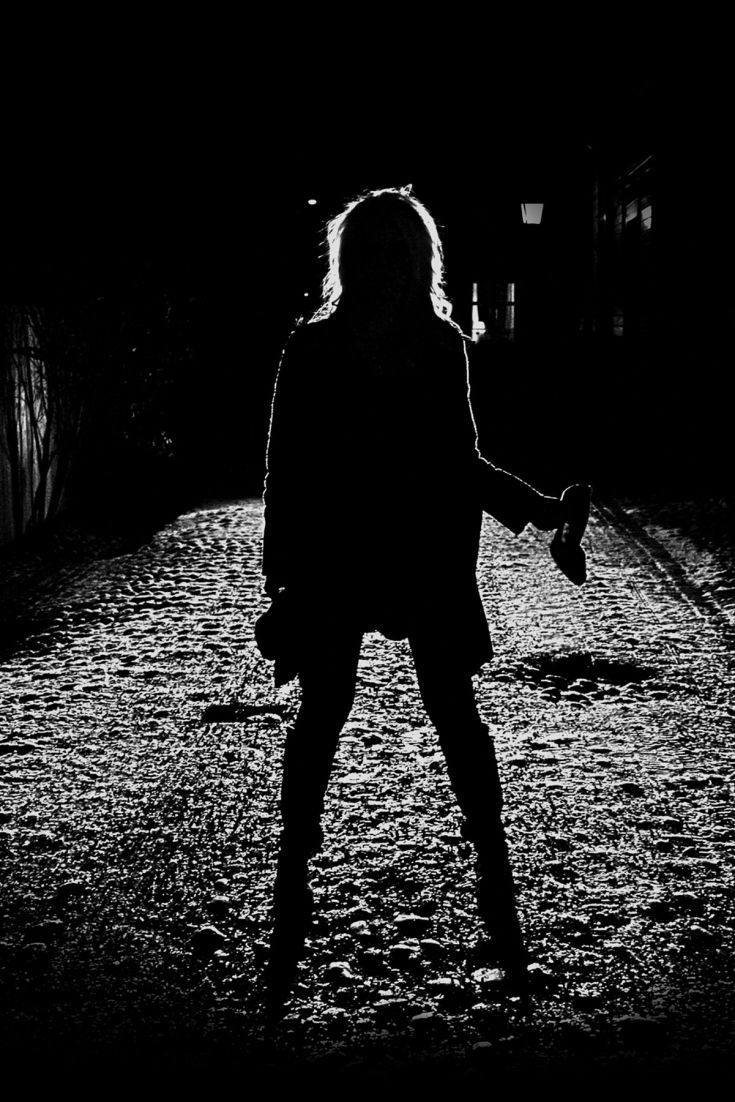 Female V Night Street Wallpapers